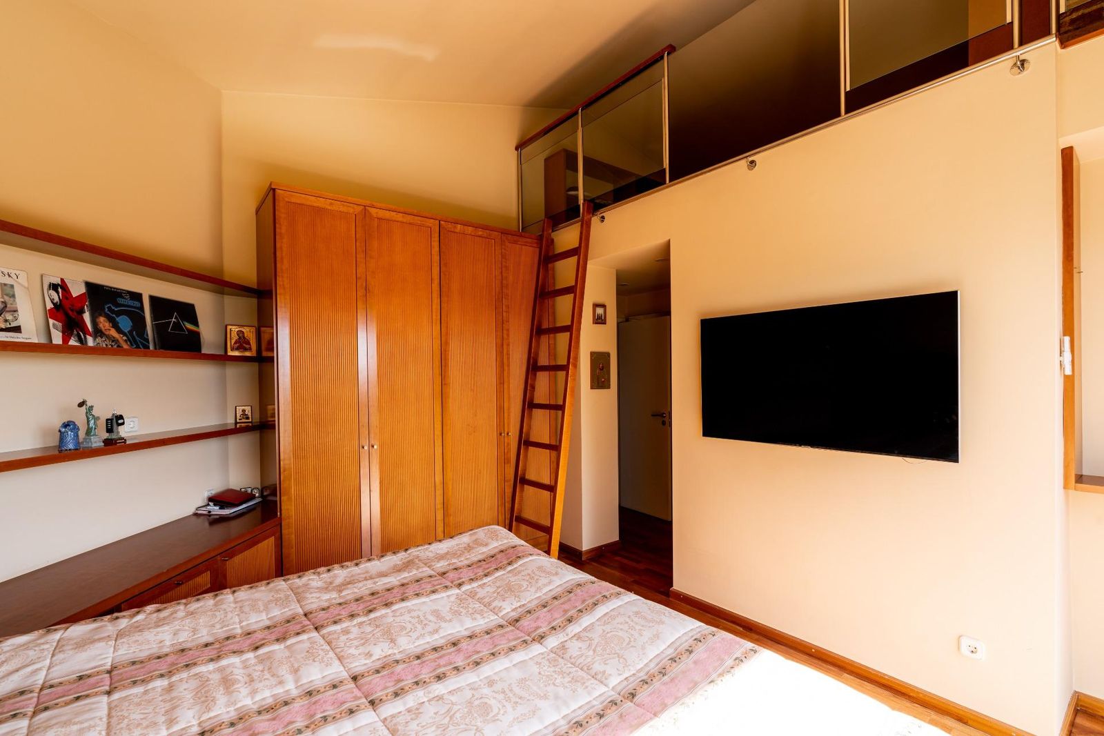 Casa de 4 dormitorios, 4 baños y 237m² en alquiler en Pedralbes, Barcelona - foto 33 de 82