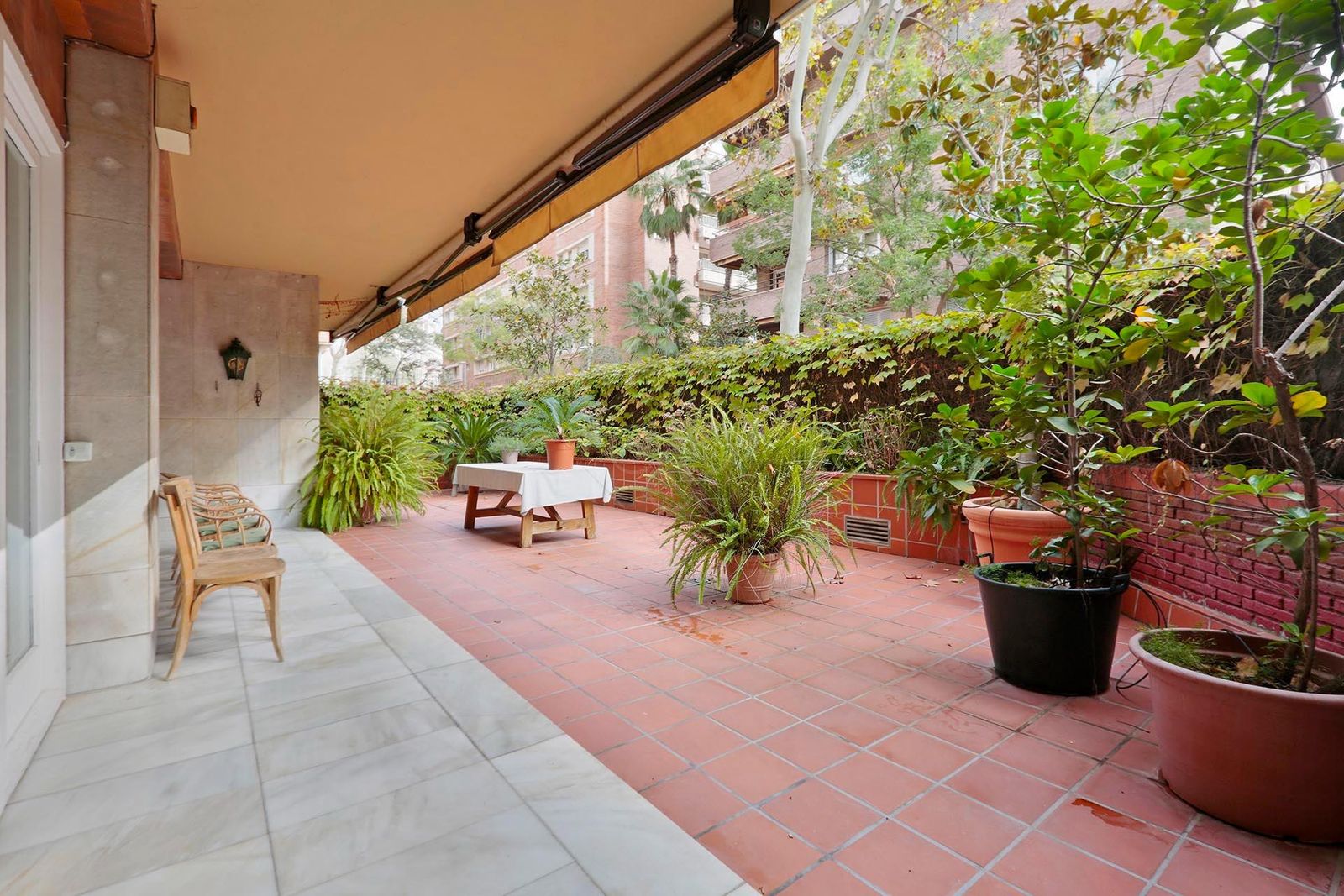 Apartamento de 3 dormitorios, 2 baños y 150m² en venta en Les Tres Torres, Barcelona - foto 11 de 57