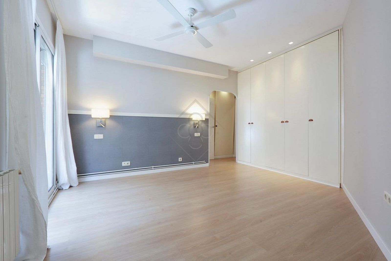 Apartamento de 4 dormitorios, 2 baños y 150m² en venta en Les Tres Torres, Barcelona - foto 10 de 30
