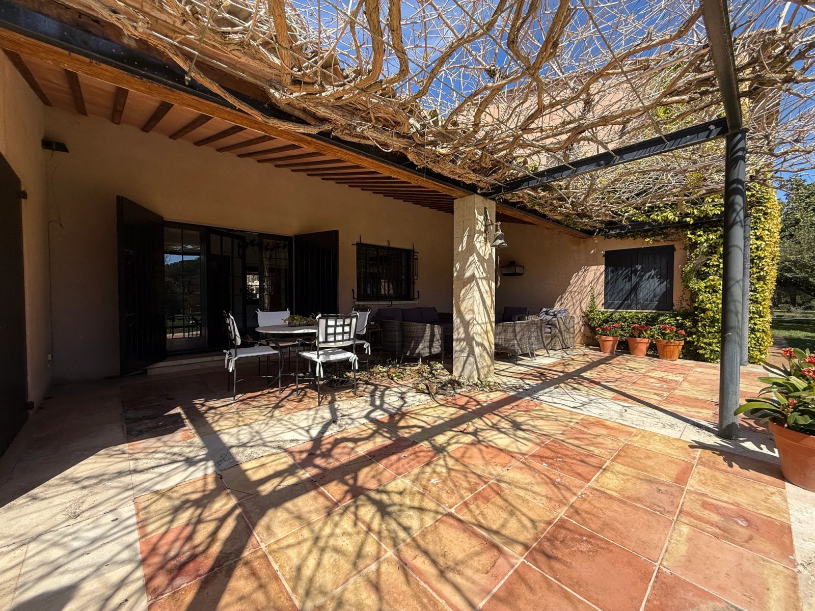 Villa de 6 dormitorios, 6 baños y 1613m² en venta en Mont-ras - foto 5 de 31