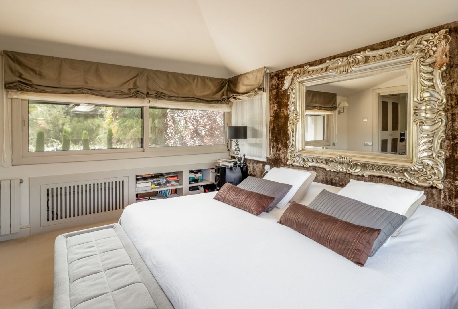 Casa de 6 dormitorios, 4 baños y 346m² en venta en Sant Just Desvern, Sant Just Desvern - foto 22 de 23