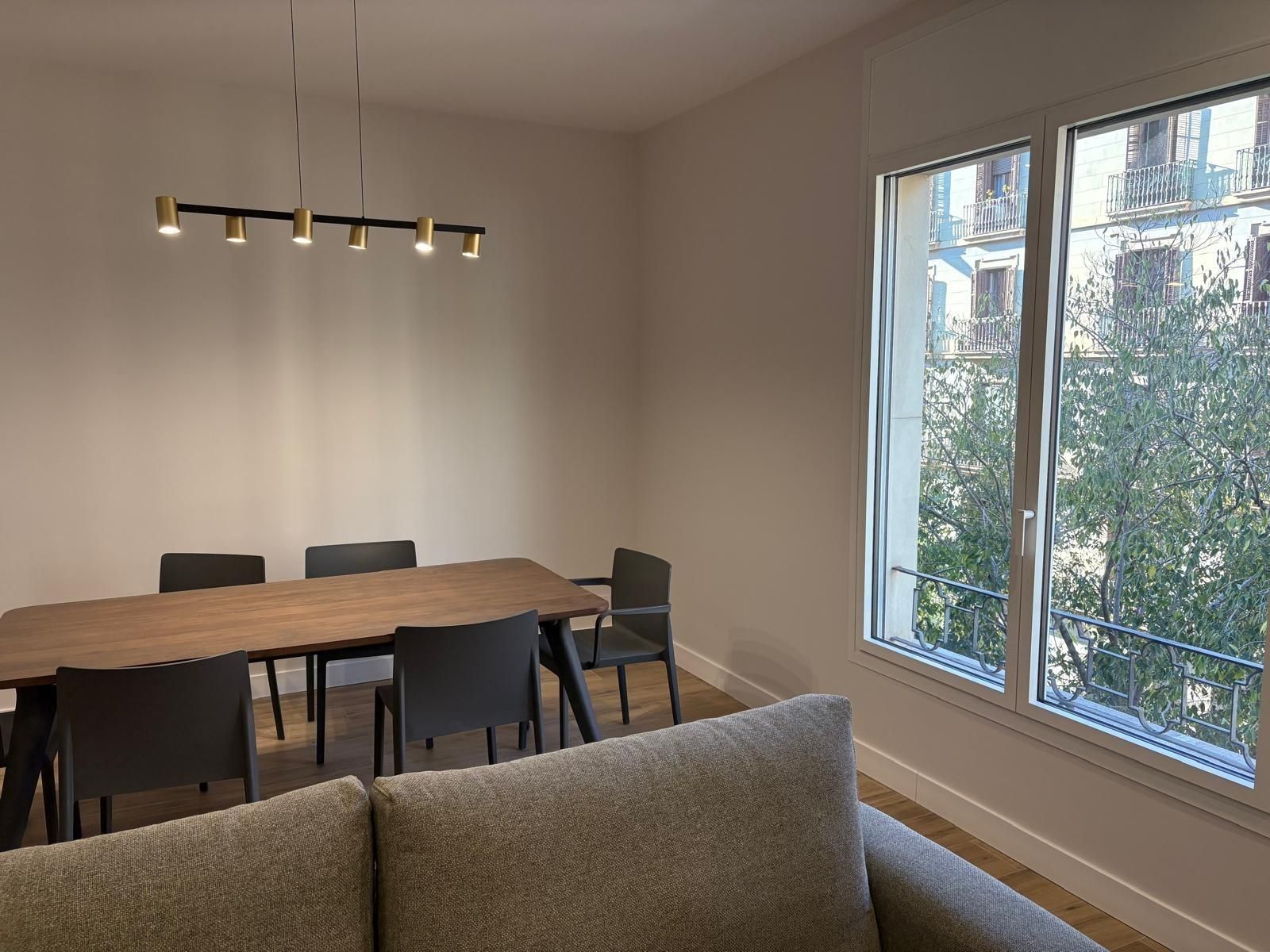 Piso de 4 dormitorios, 2 baños y 140m² en venta en Eixample, Barcelona - foto 11 de 37