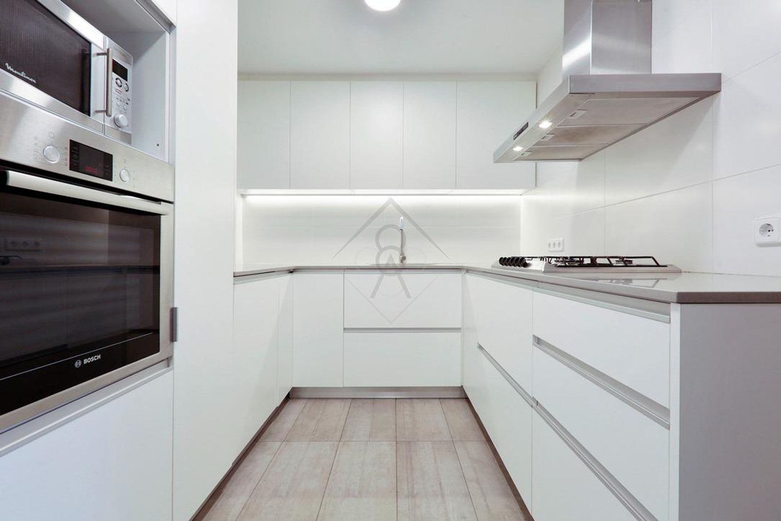 Apartamento de 4 dormitorios, 2 baños y 150m² en venta en Les Tres Torres, Barcelona - foto 16 de 30