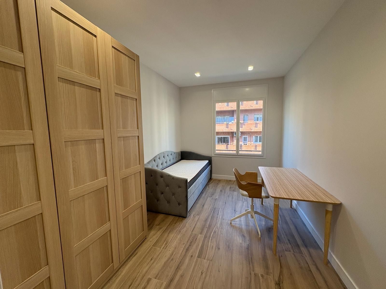 Piso de 4 dormitorios, 2 baños y 140m² en venta en Eixample, Barcelona - foto 13 de 37