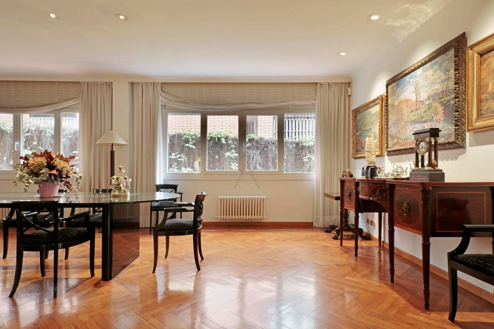 Apartamento de 3 dormitorios, 2 baños y 150m² en venta en Les Tres Torres, Barcelona - foto 16 de 57
