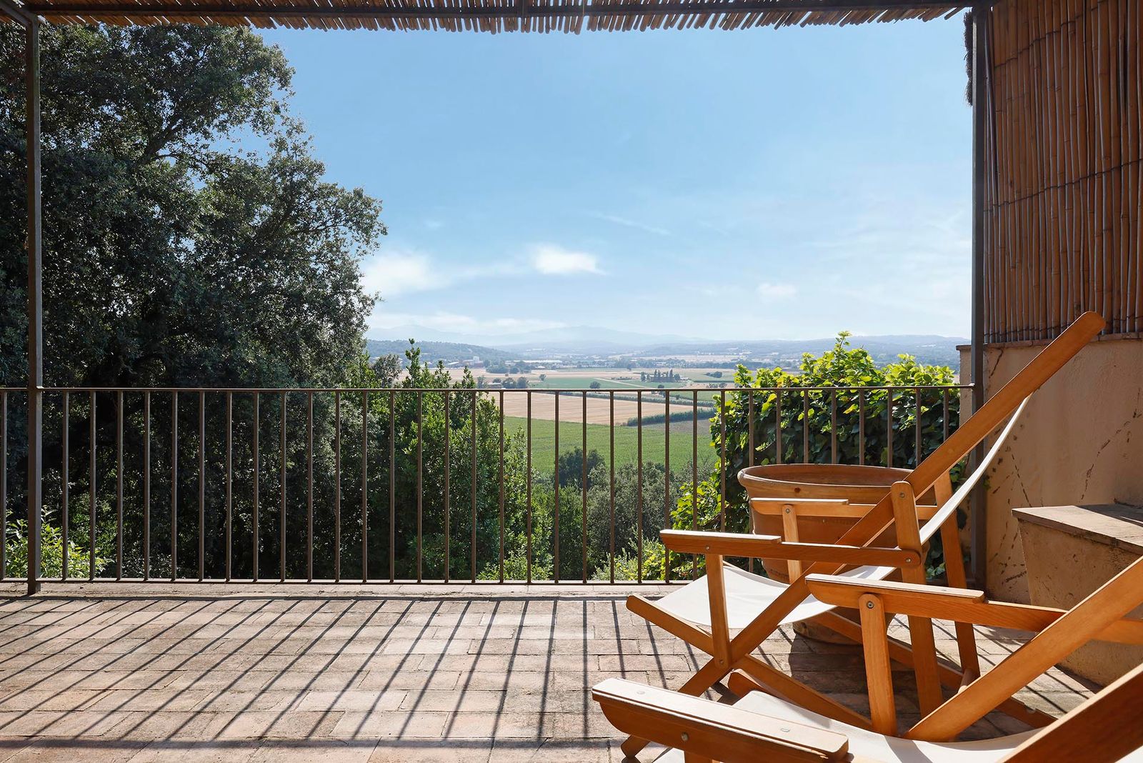 Propiedad de 3 dormitorios, 3 baños y 260m² en venta en Castell del Emporda, La Bisbal - foto 15 de 50