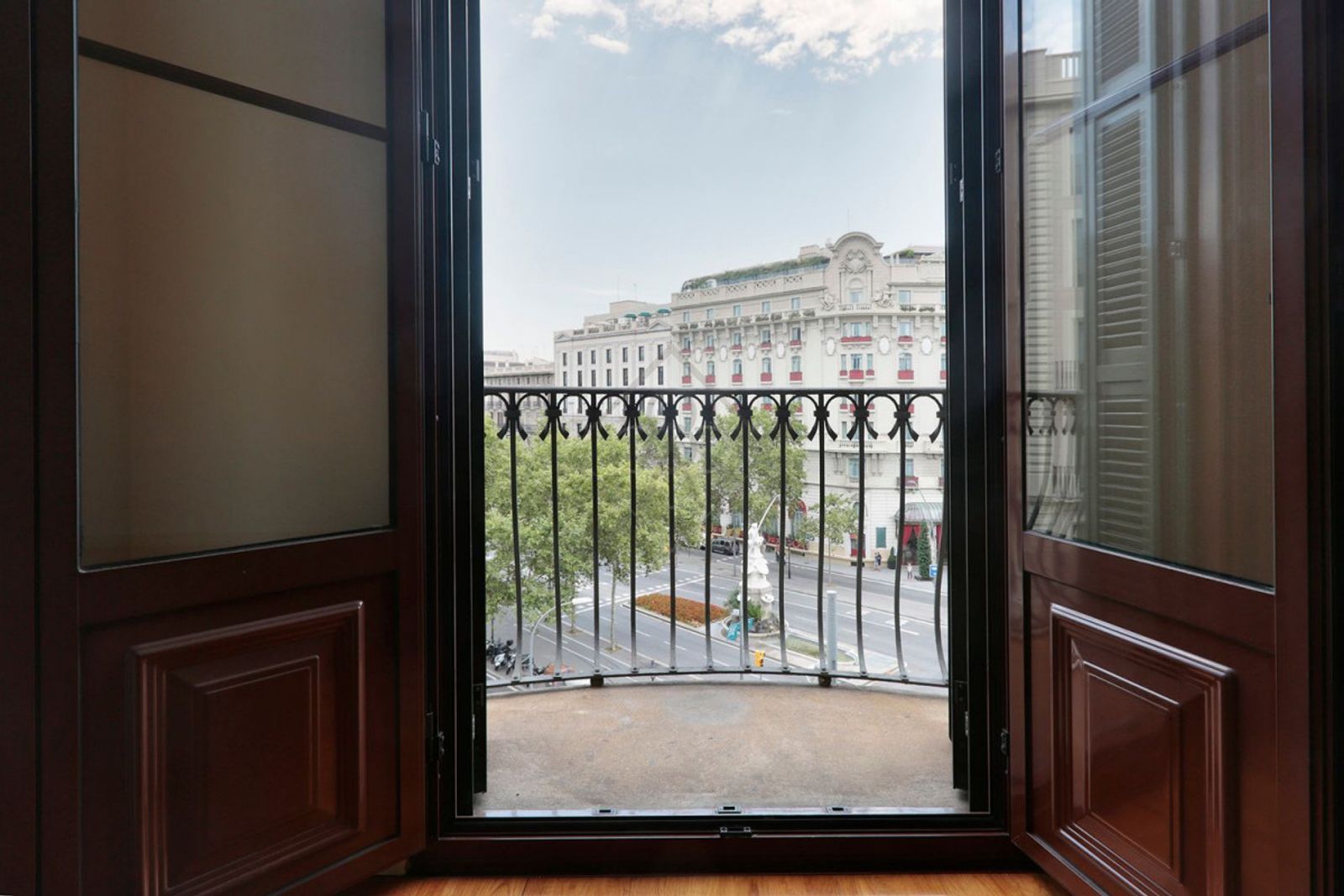 Piso de 2 dormitorios, 2 baños y 110m² en venta en Passeig de Gràcia, Barcelona - foto 3 de 27