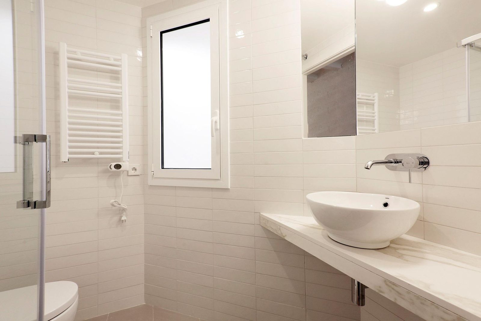 Piso de 2 dormitorios, 2 baños y 80m² en venta en Sant Antoni, Barcelona - foto 14 de 21