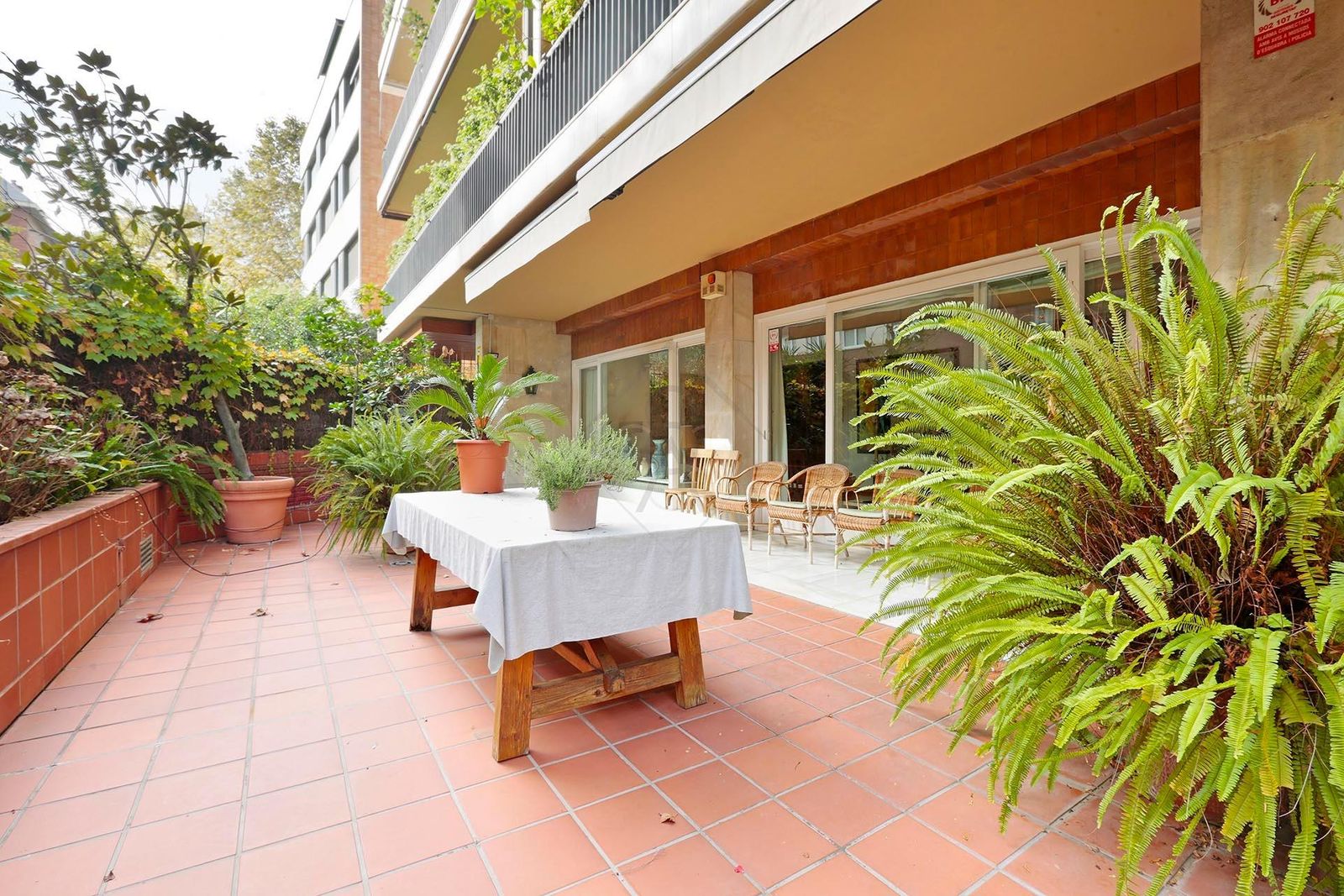 Apartamento de 3 dormitorios, 2 baños y 150m² en venta en Les Tres Torres, Barcelona - foto 14 de 57