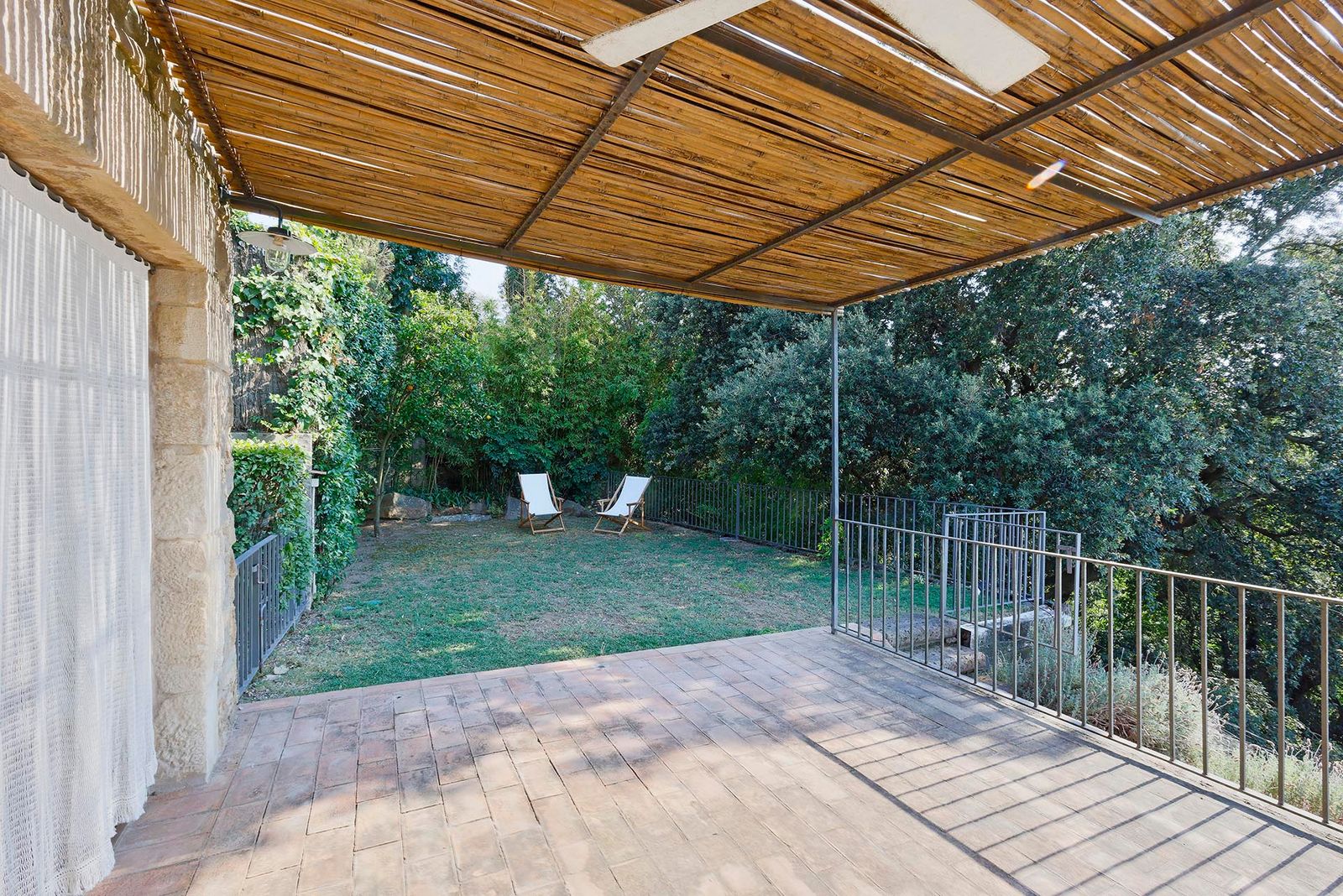 Propiedad de 3 dormitorios, 3 baños y 260m² en venta en Castell del Emporda, La Bisbal - foto 17 de 50