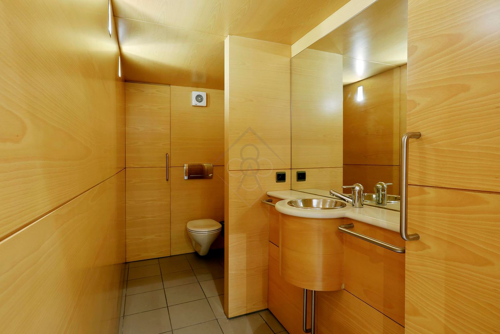 Oficina de 4 dormitorios, 2 baños y 170m² en alquiler en Les Tres Torres, Barcelona - foto 15 de 29