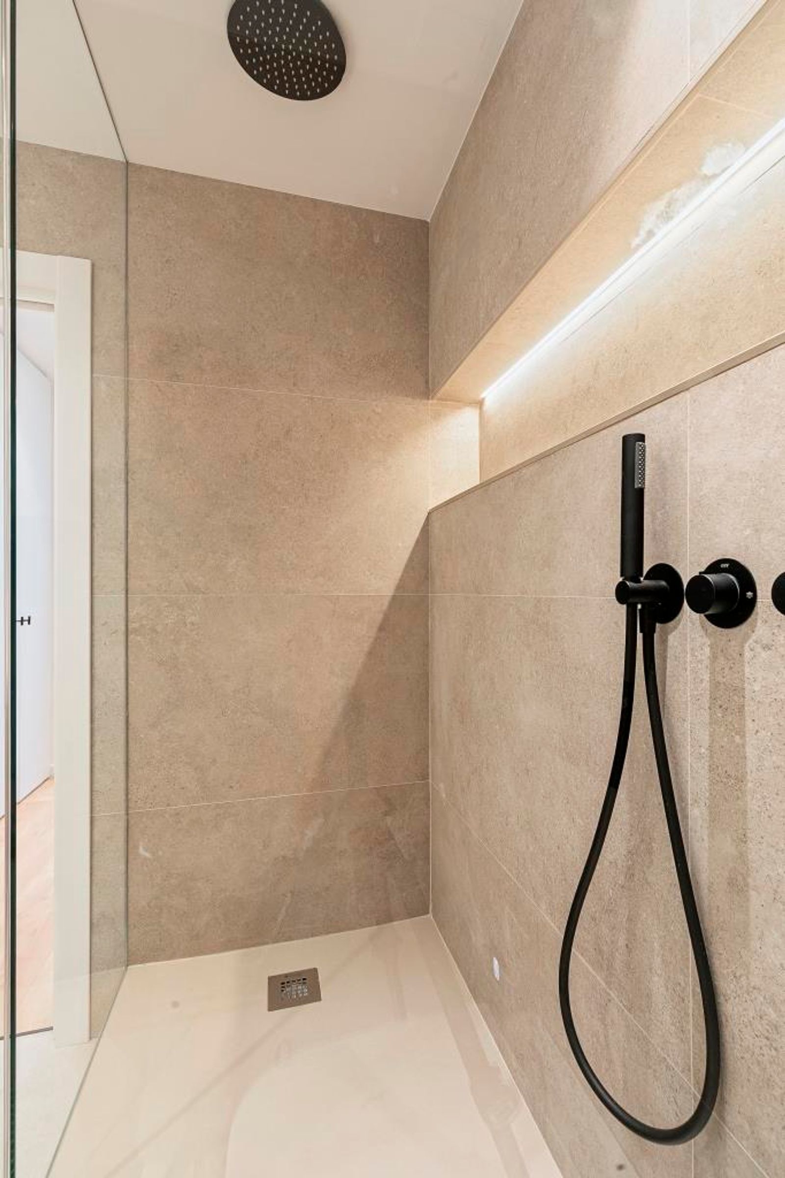 Piso de 4 dormitorios, 2 baños y 152m² en venta en Les Corts, Barcelona - foto 32 de 43