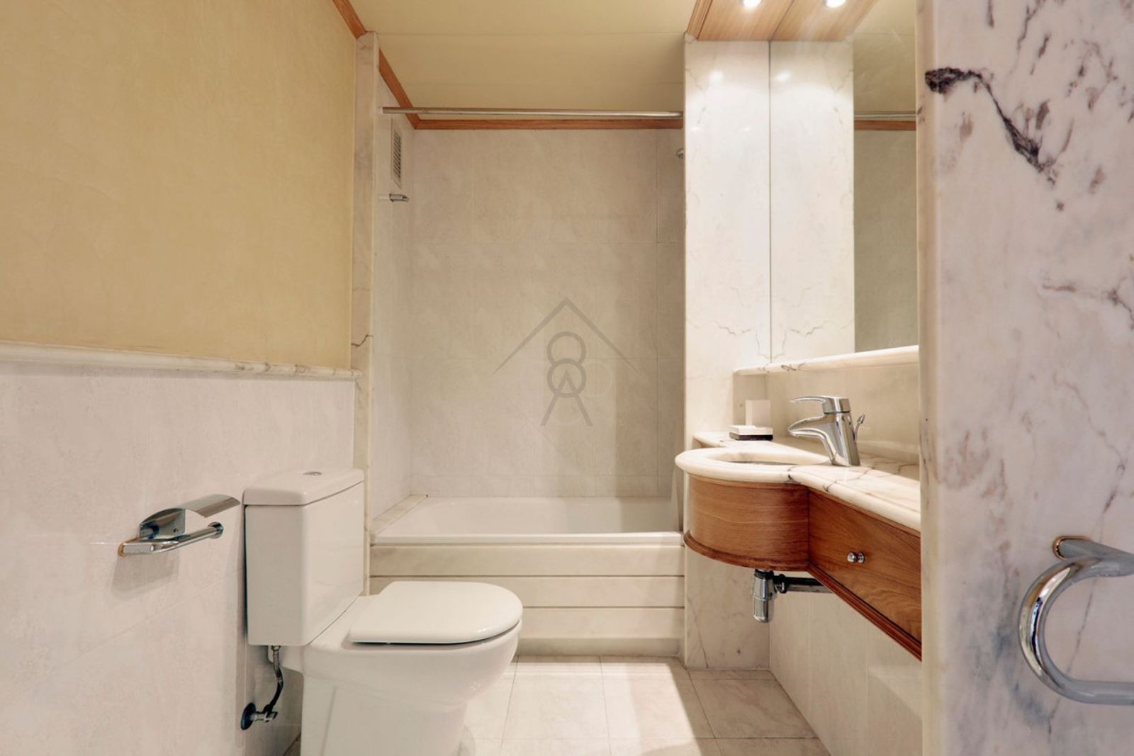 Piso de 2 dormitorios, 2 baños y 110m² en venta en Passeig de Gràcia, Barcelona - foto 13 de 27