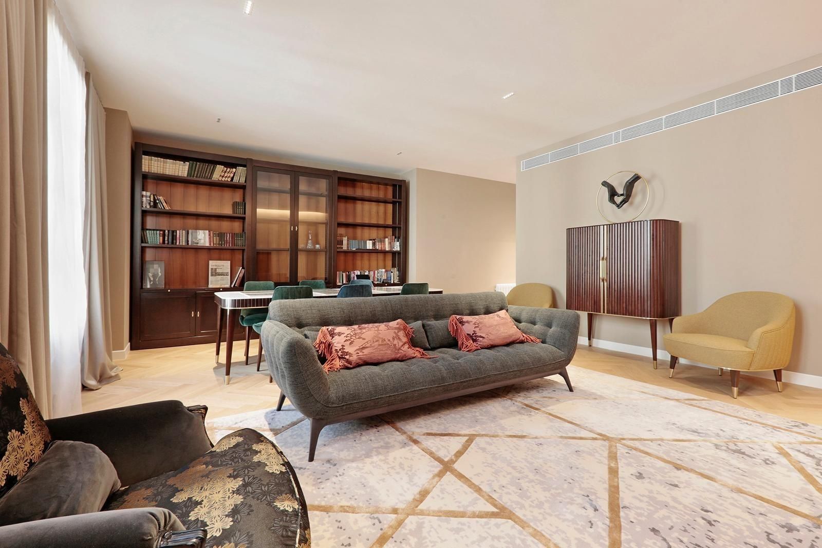 Apartamento de 4 dormitorios, 4 baños y 215m² en venta en Eixample, Barcelona - foto 1 de 12