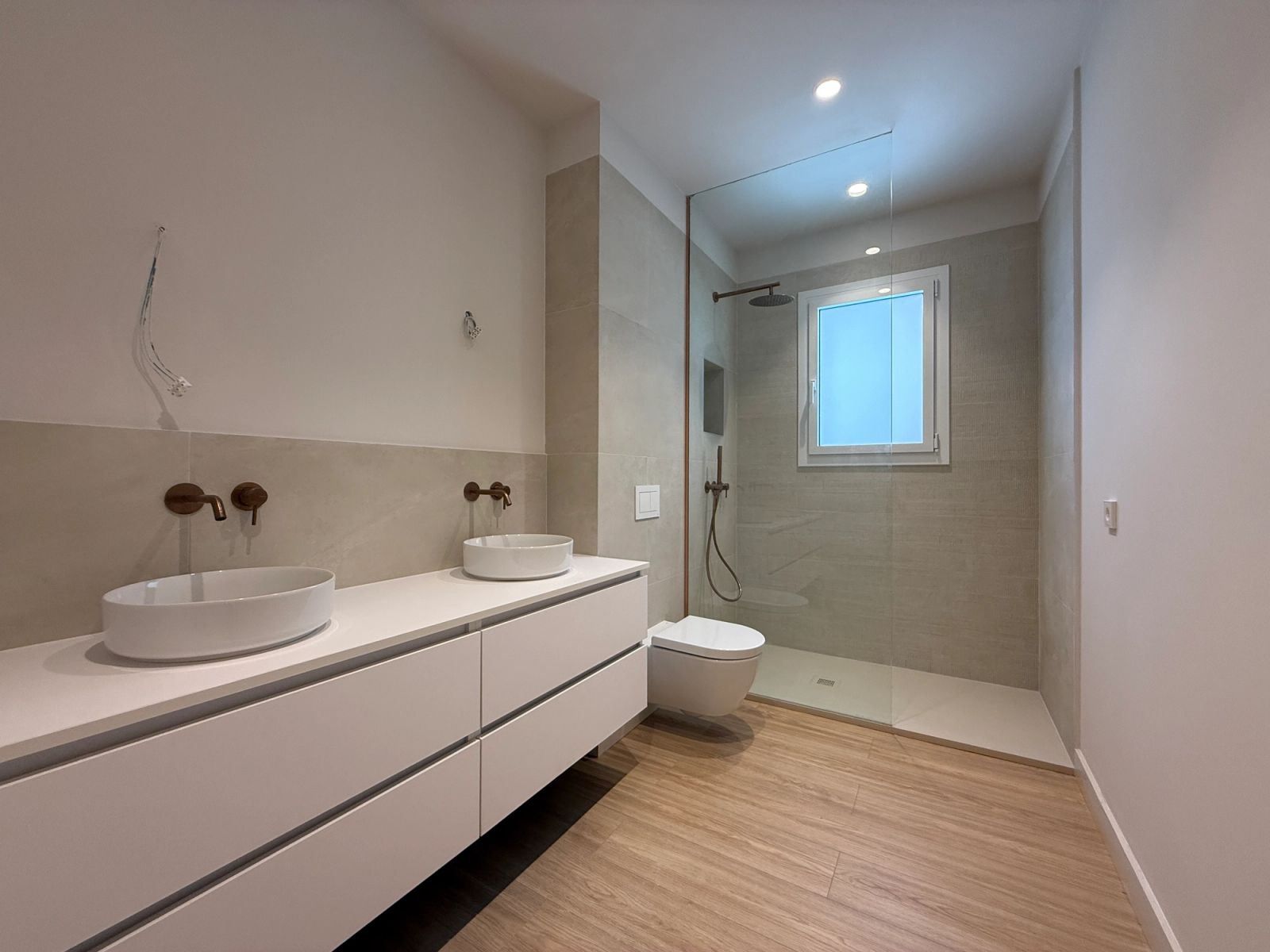 Piso de 4 dormitorios, 3 baños y 212m² en venta en Sant Gervasi, Barcelona - foto 14 de 27