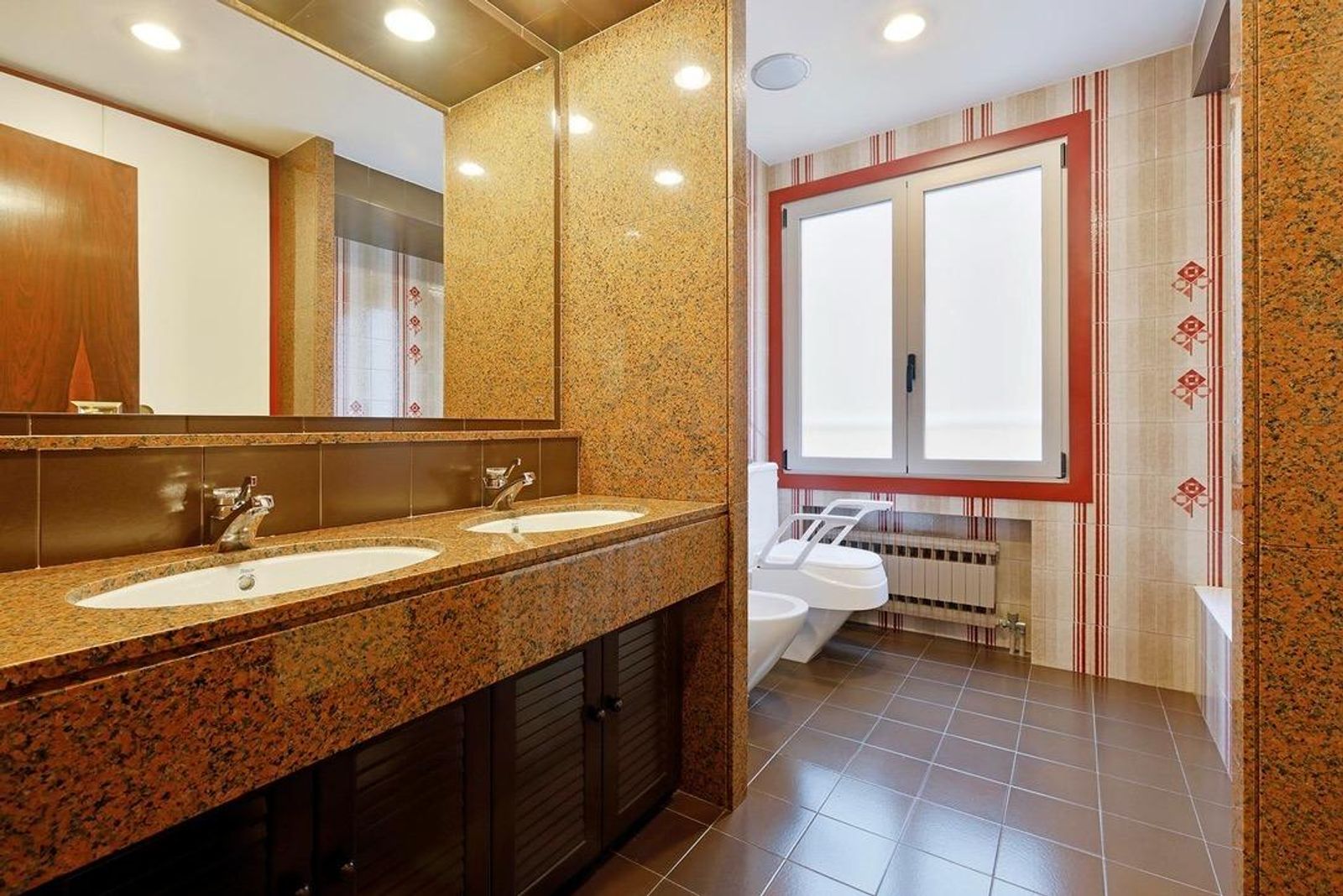 Piso de 5 dormitorios, 4 baños y 285m² en venta en Turó Park, Barcelona  - foto 35 de 45