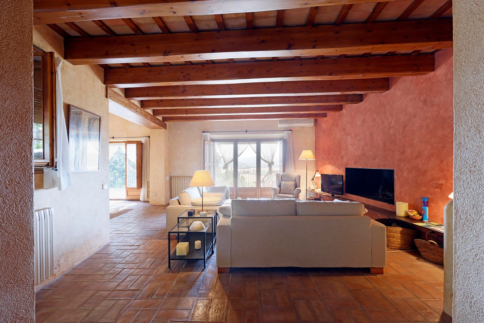 Propiedad de 3 dormitorios, 3 baños y 260m² en venta en Castell del Emporda, La Bisbal - foto 7 de 50