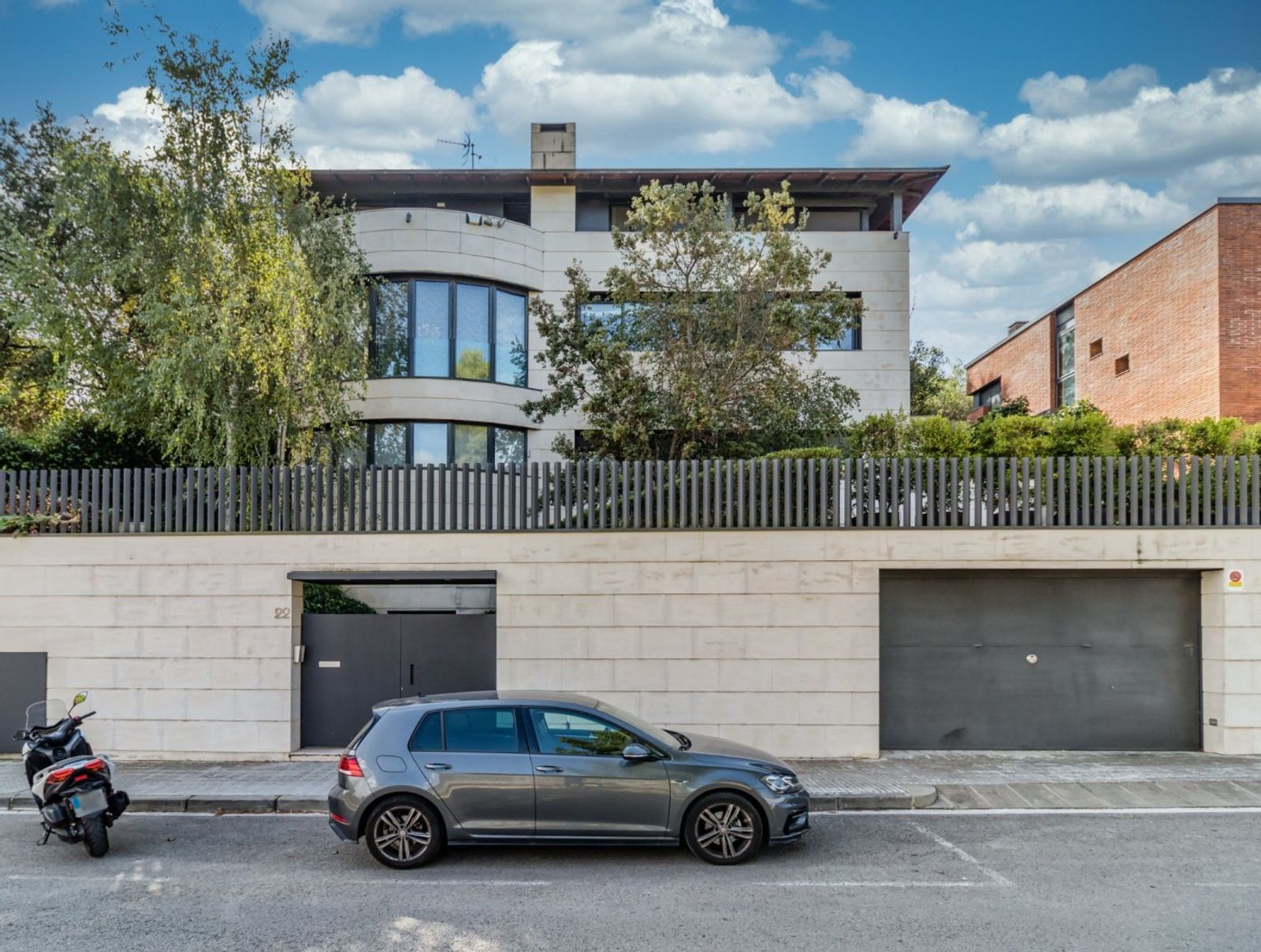 Casa de 6 dormitorios, 4 baños y 346m² en venta en Sant Just Desvern, Sant Just Desvern - foto 8 de 23