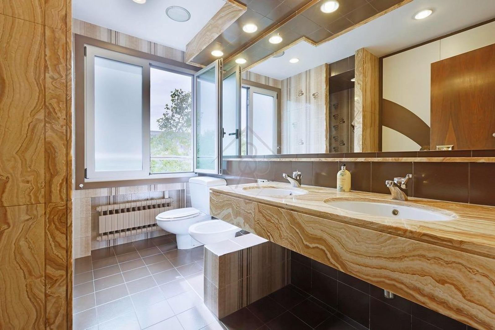 Piso de 5 dormitorios, 4 baños y 285m² en venta en Turó Park, Barcelona  - foto 39 de 45