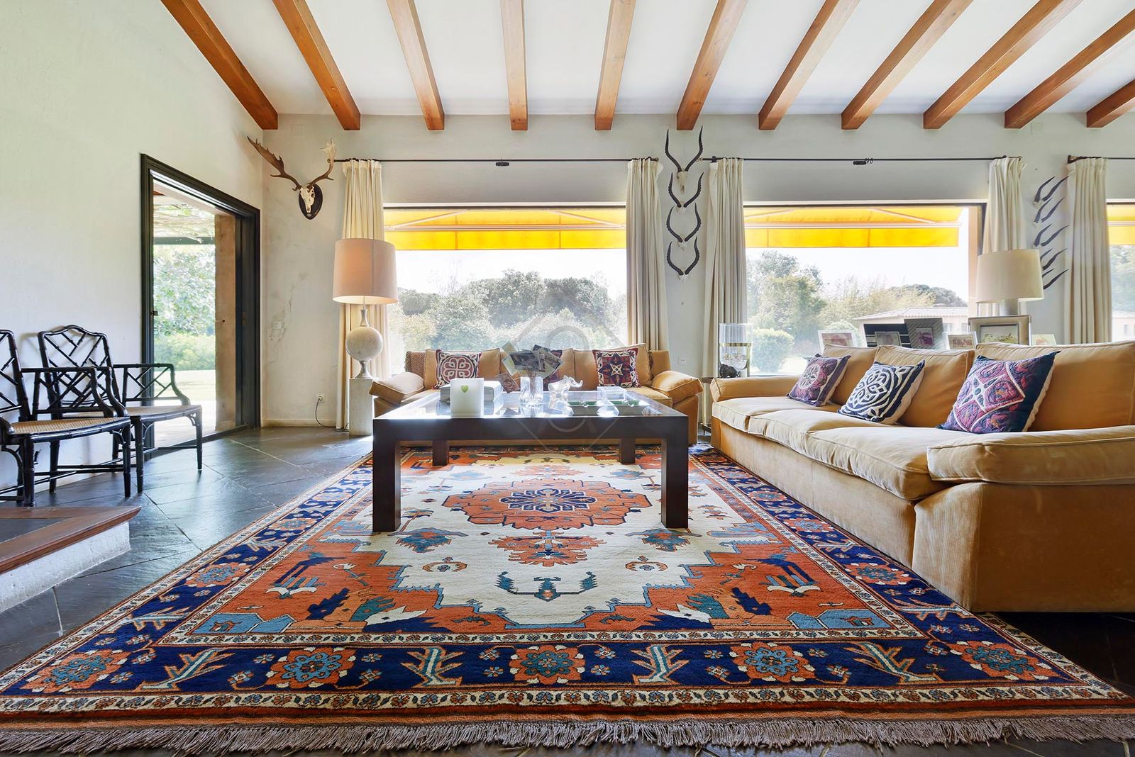 6-bedroom, 6-bathroom 1613m² villa for sale in Mont-Ras, Mont-ras - photo 7 of 35