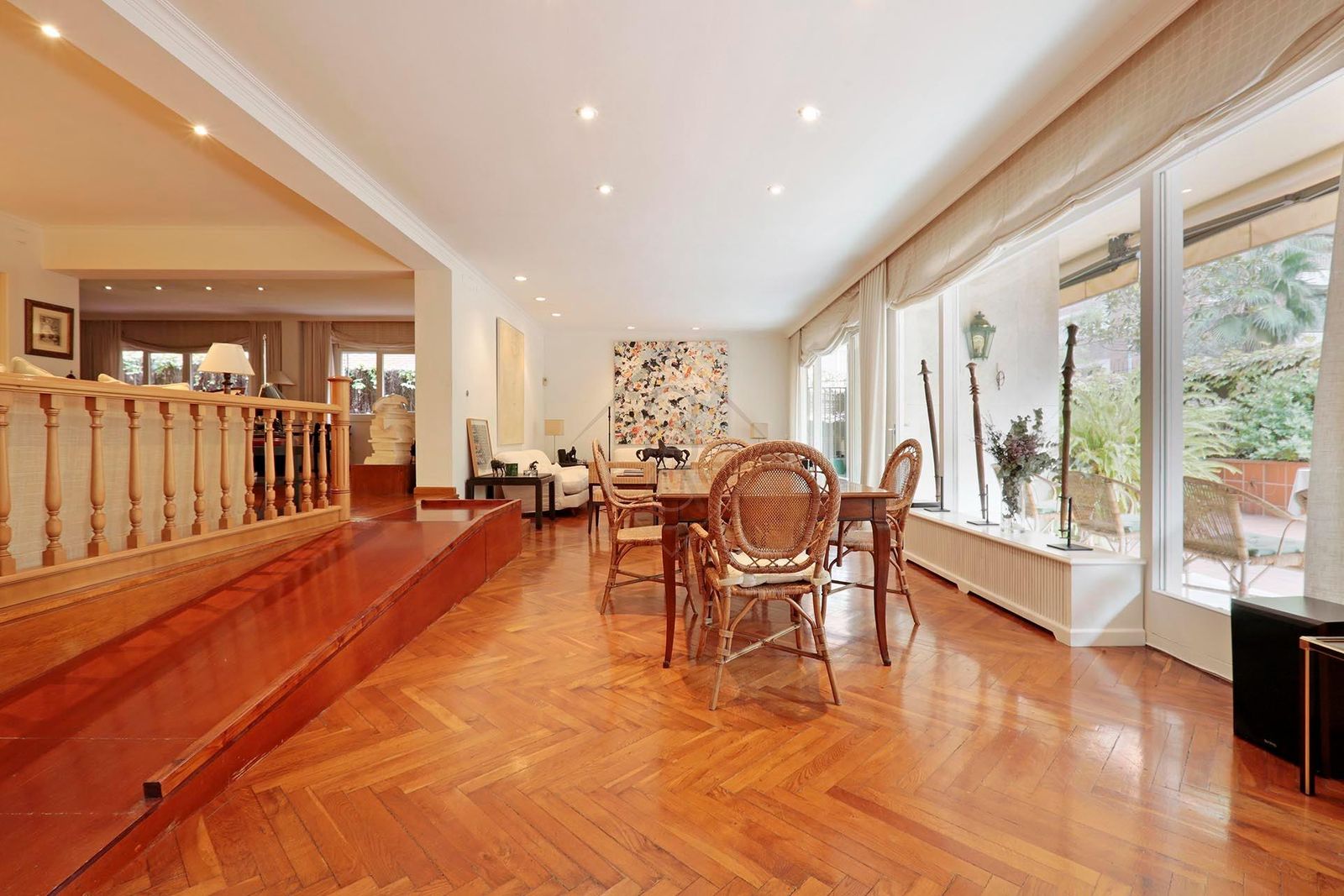 Apartamento de 3 dormitorios, 2 baños y 150m² en venta en Les Tres Torres, Barcelona - foto 2 de 57