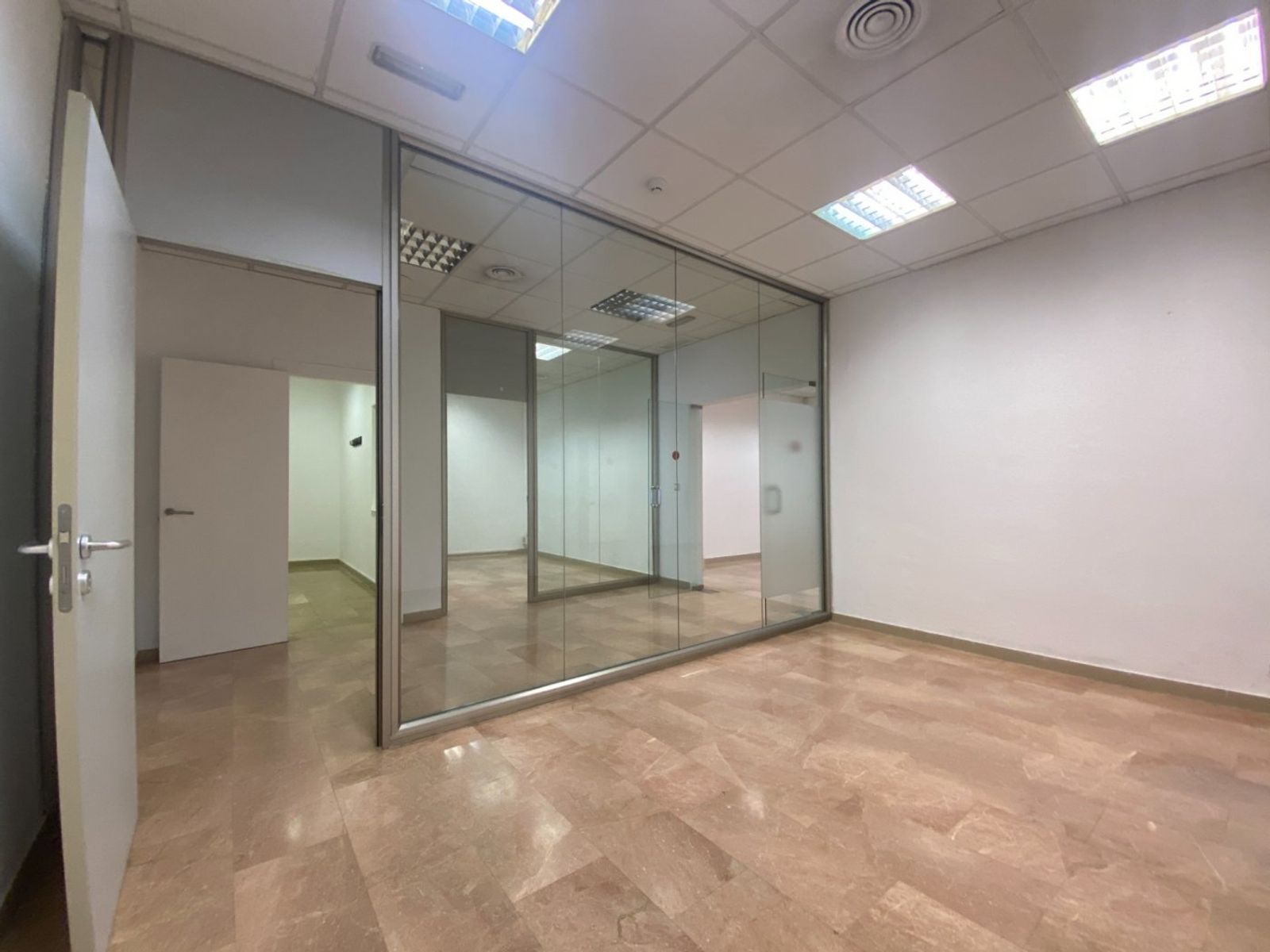 Oficina de 4 baños y 754m² en alquiler en Eixample, Barcelona - foto 10 de 30
