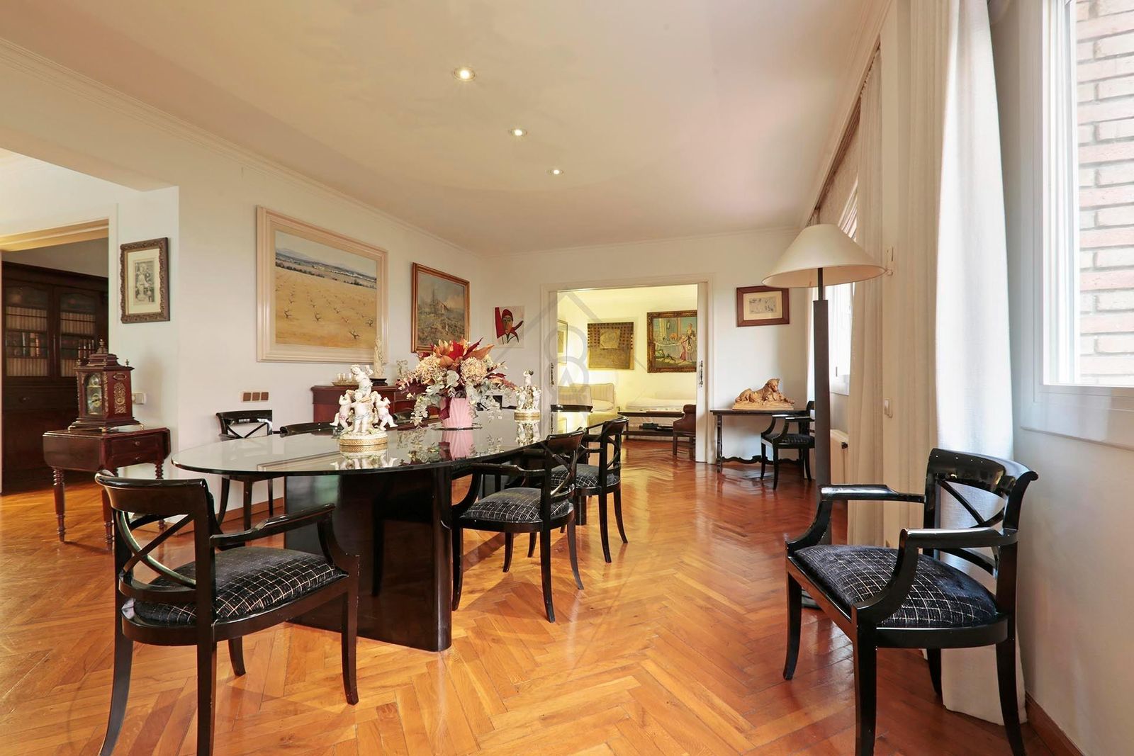 Apartamento de 3 dormitorios, 2 baños y 150m² en venta en Les Tres Torres, Barcelona - foto 17 de 57