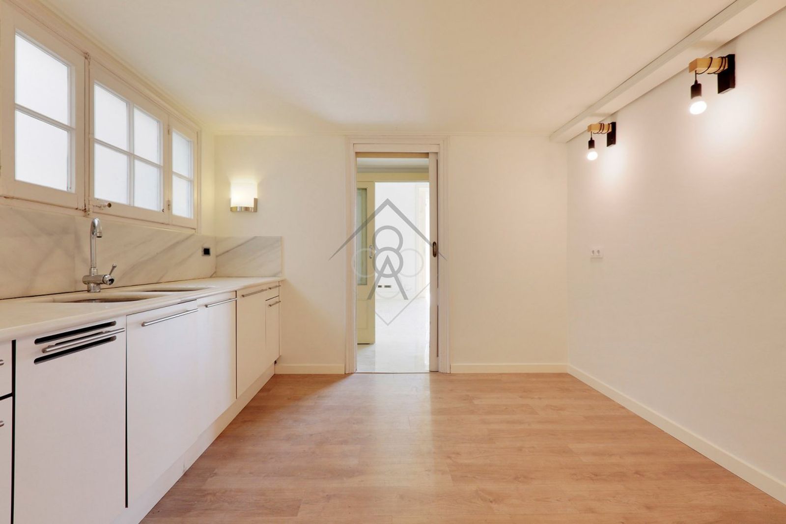 Oficina de 4 baños y 550m² en alquiler en Eixample, Barcelona - foto 15 de 33