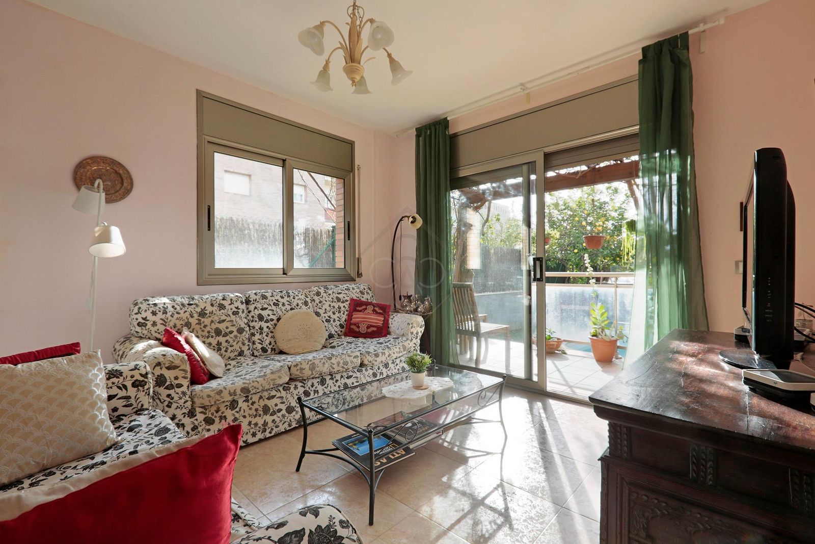 Casa de 4 dormitorios, 3 baños y 126m² en venta en Roda de Berà, El Vendrell - foto 2 de 29