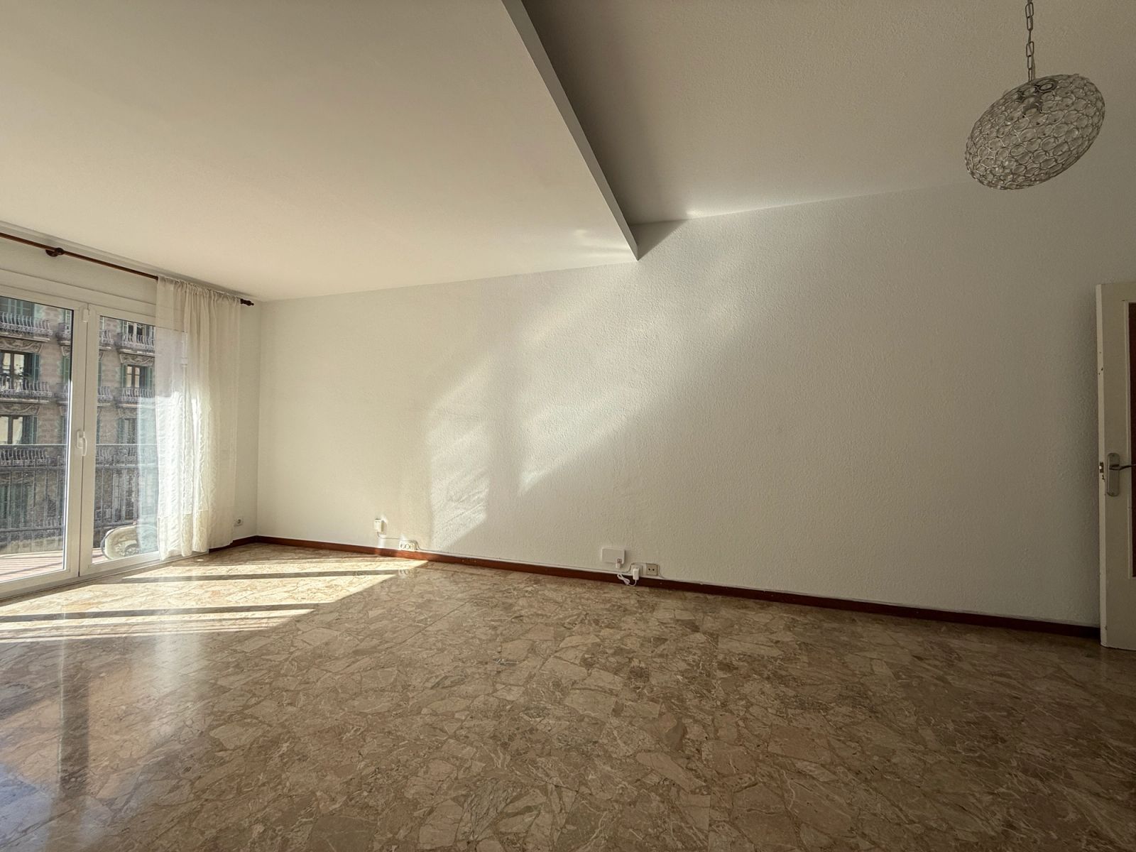 Piso de 4 dormitorios, 2 baños y 96m² en venta en Eixample, Barcelona - foto 9 de 30
