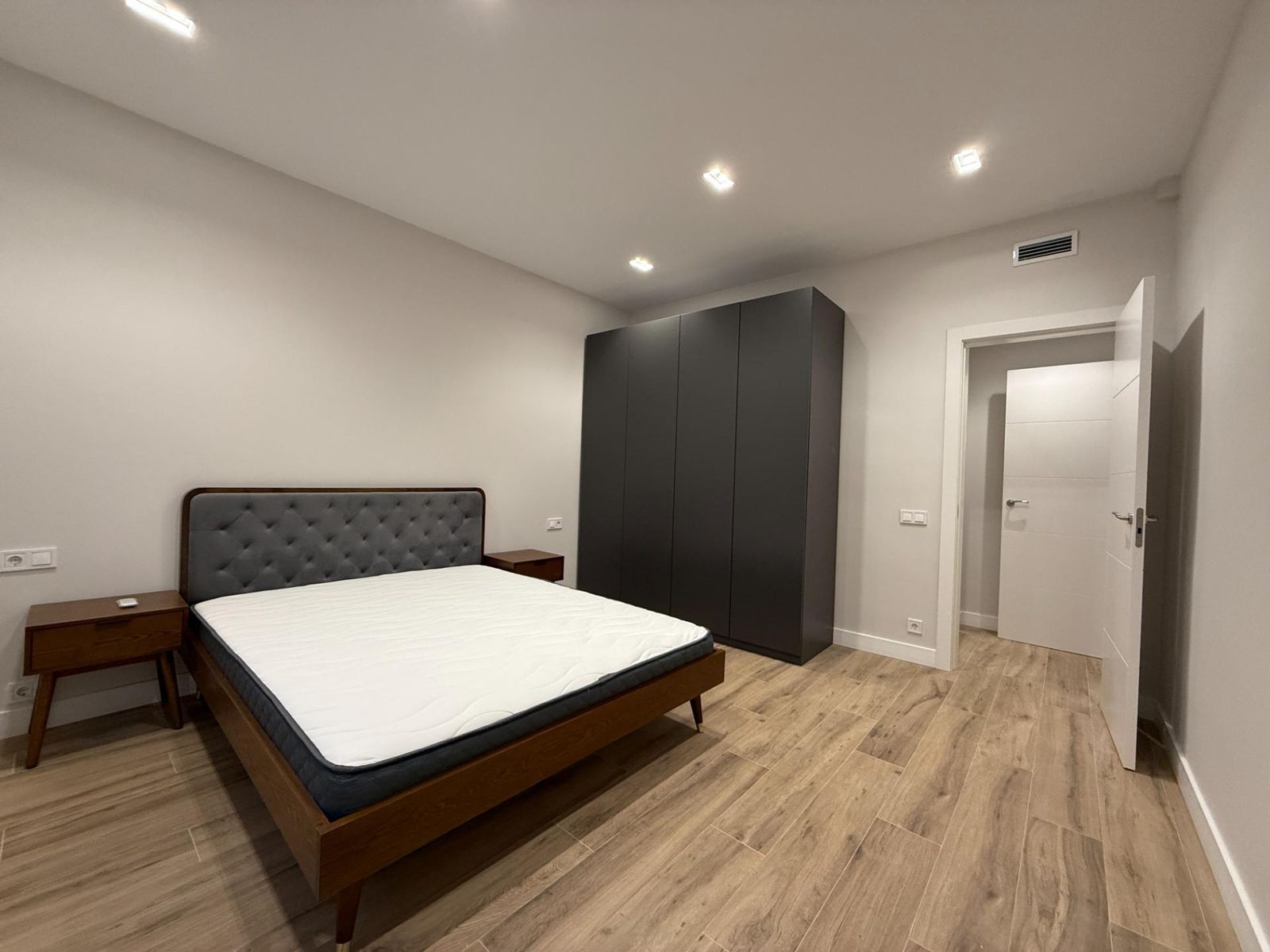 Piso de 4 dormitorios, 2 baños y 140m² en venta en Eixample, Barcelona - foto 31 de 37