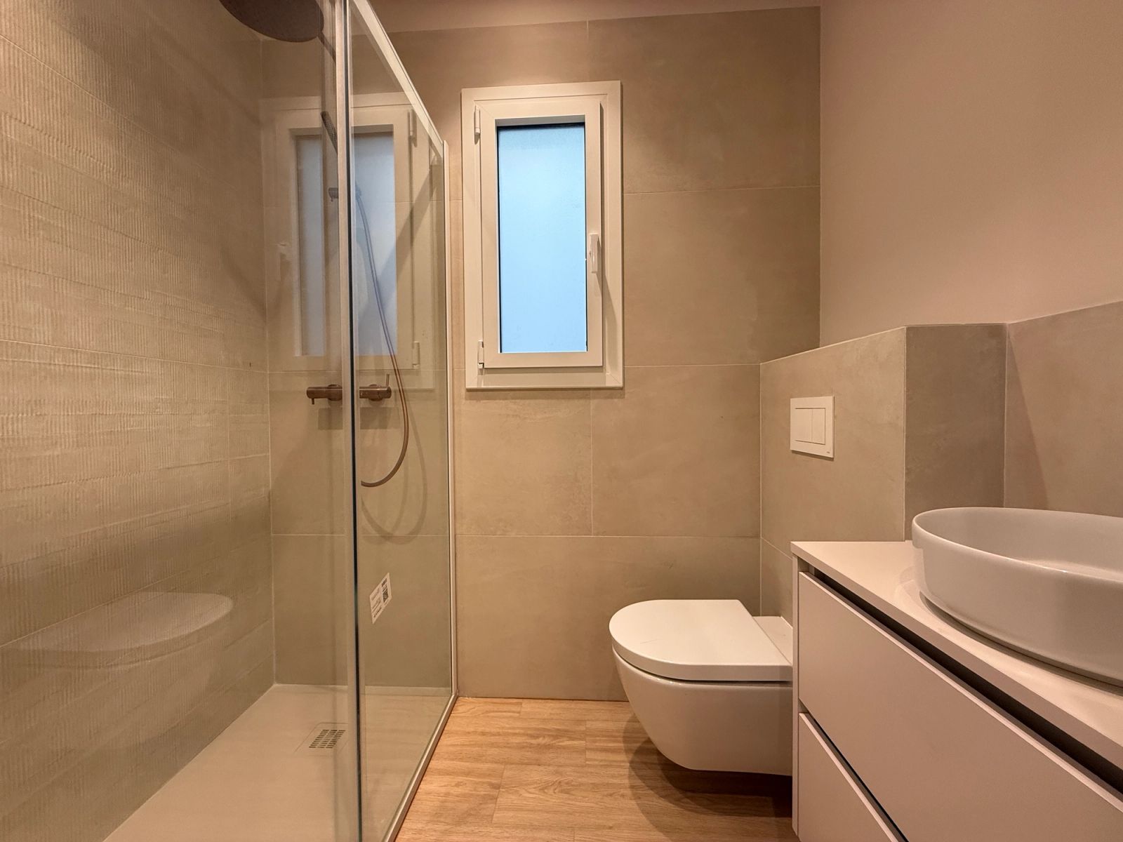 Piso de 4 dormitorios, 3 baños y 212m² en venta en Sant Gervasi, Barcelona - foto 17 de 27