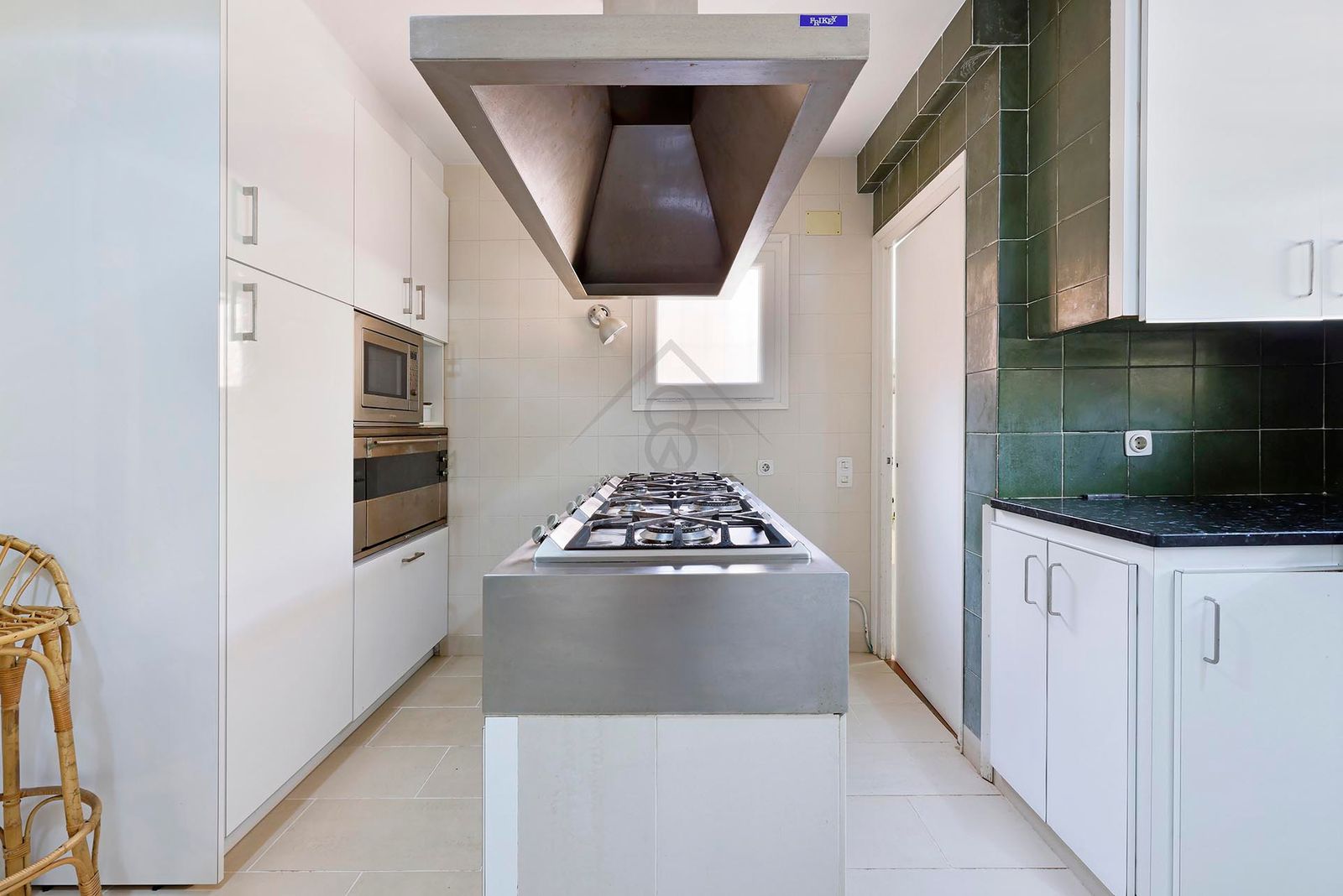 6-bedroom, 6-bathroom 1613m² villa for sale in Mont-Ras, Mont-ras - photo 13 of 35