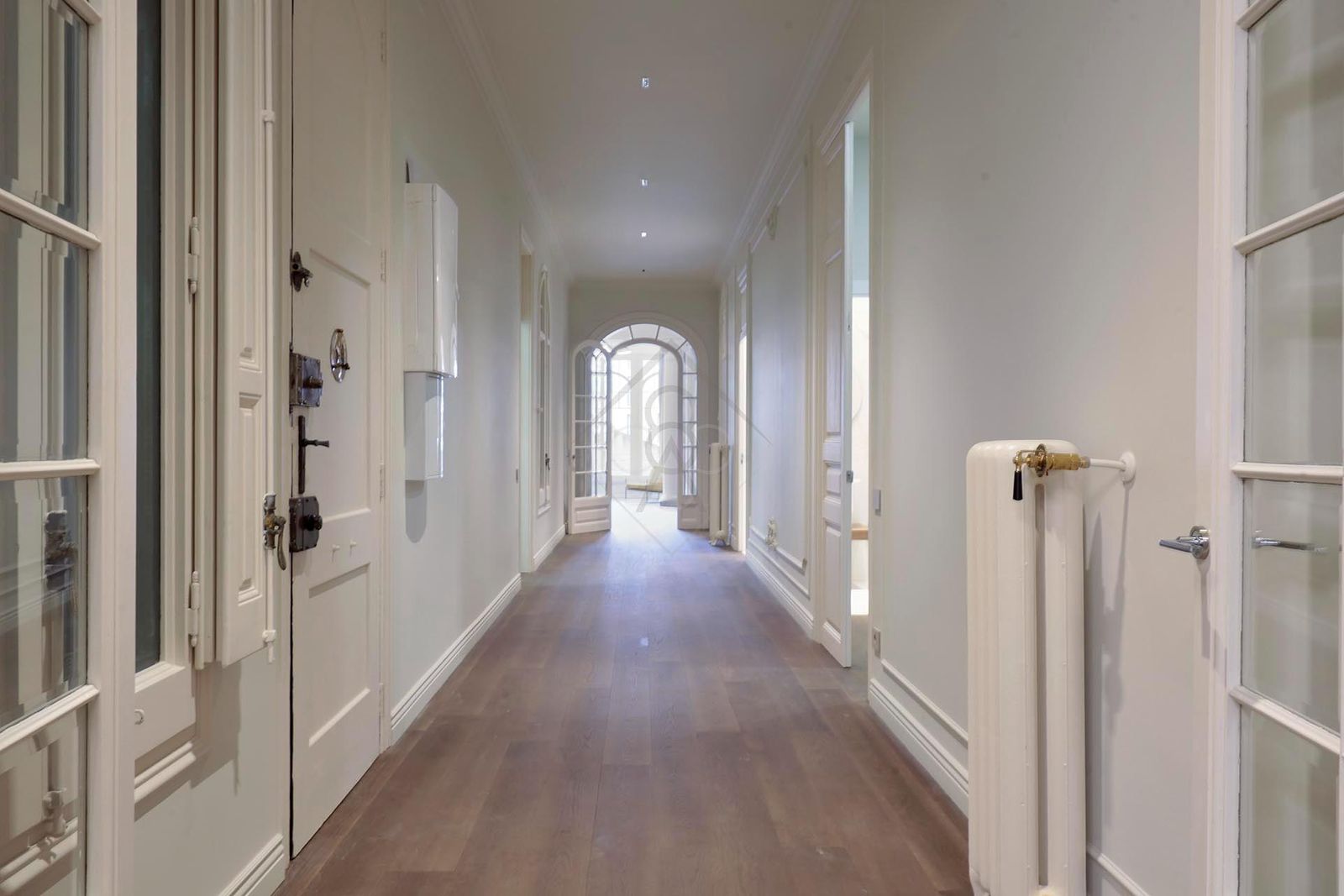 Apartamento de 4 dormitorios, 4 baños y 236m² en venta en Eixample, Barcelona - foto 13 de 33