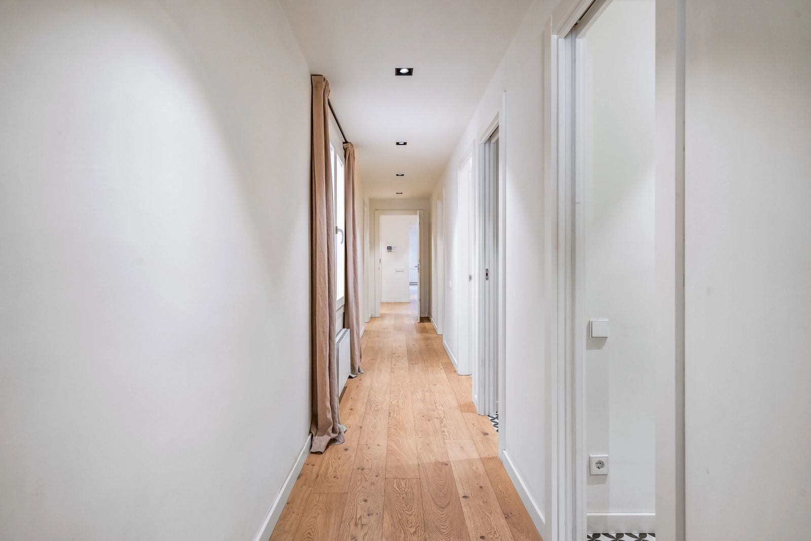 Piso de 3 dormitorios, 3 baños y 146m² en venta en Eixample, Barcelona - foto 27 de 40