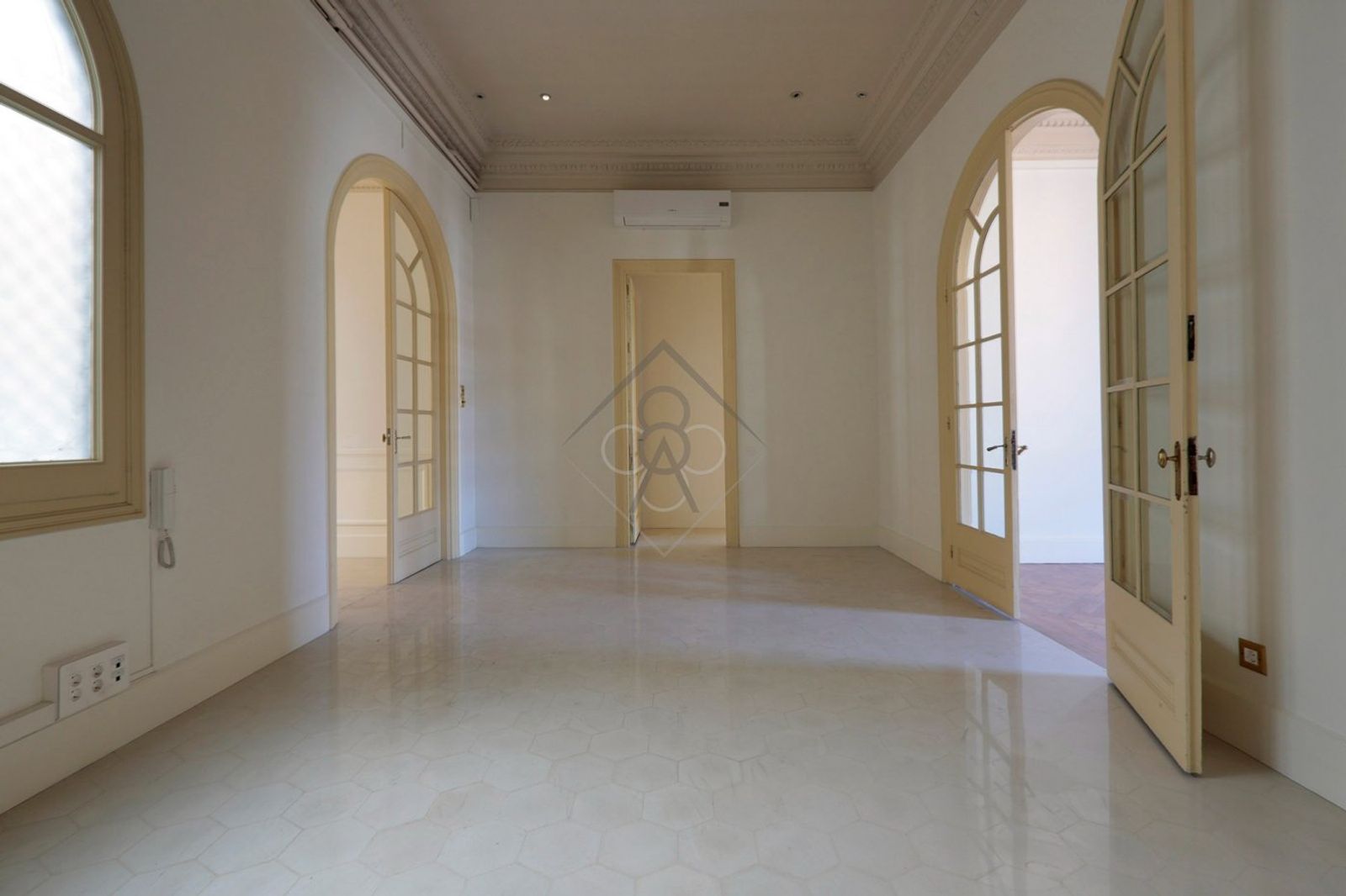 Oficina de 4 baños y 550m² en alquiler en Eixample, Barcelona - foto 7 de 33