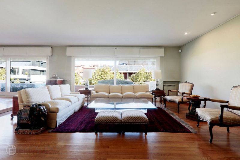 Apartamento en Les Tres Torres 306m²