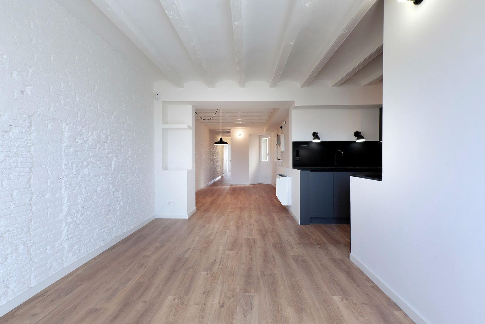 Piso de 2 dormitorios, 2 baños y 80m² en venta en Sant Antoni, Barcelona - foto 6 de 21