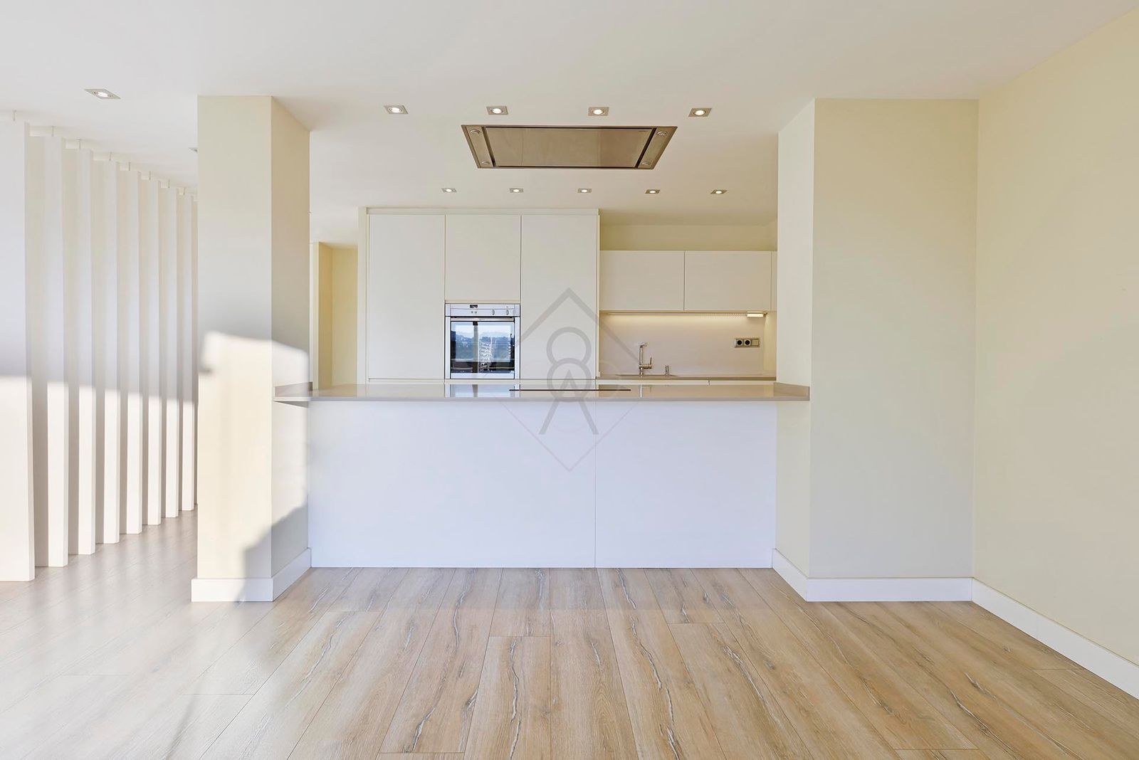 Piso de 3 dormitorios, 3 baños y 130m² en alquiler de temporada en Les Corts, Barcelona - foto 10 de 27