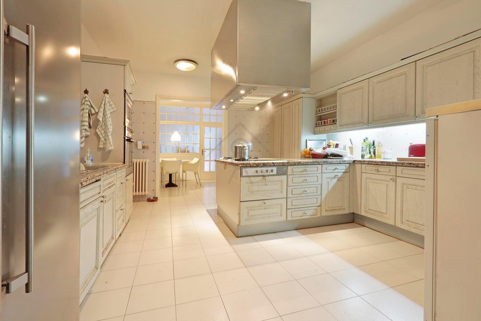 Apartamento de 3 dormitorios, 2 baños y 150m² en venta en Les Tres Torres, Barcelona - foto 46 de 57