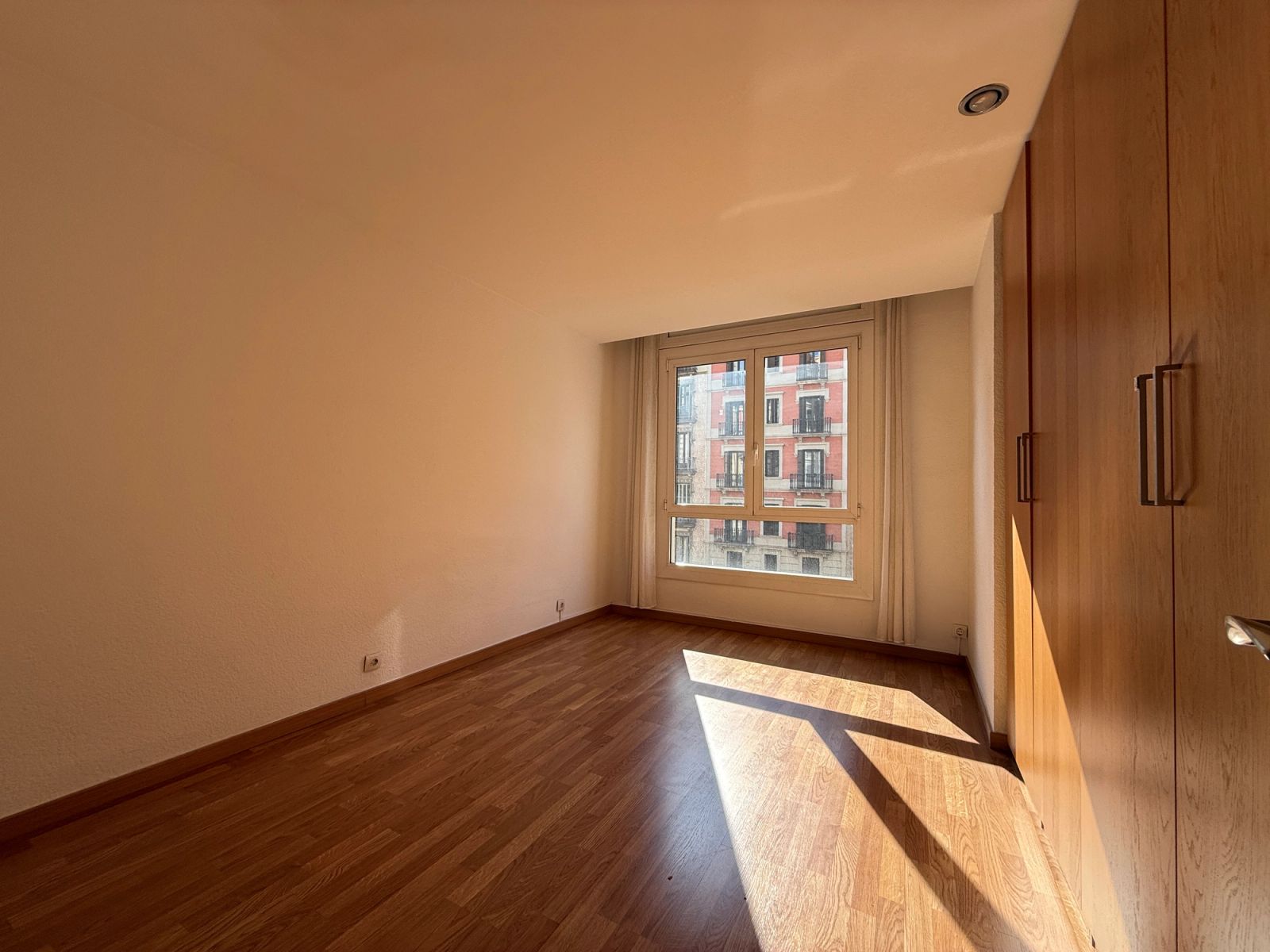 Piso de 4 dormitorios, 2 baños y 96m² en venta en Eixample, Barcelona - foto 7 de 30