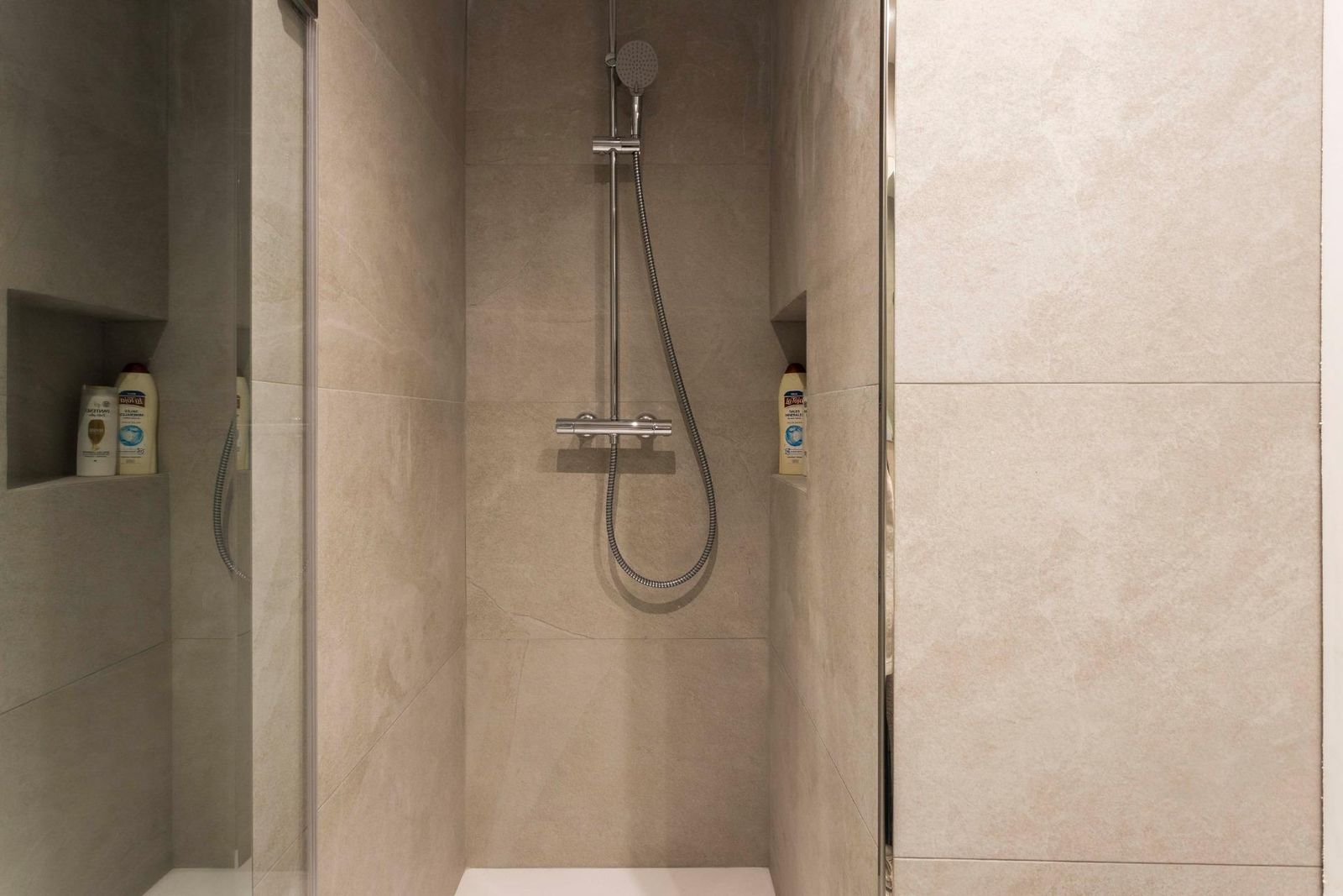 Ático de 4 dormitorios, 4 baños y 350m² en alquiler en Pedralbes, Barcelona - foto 58 de 89