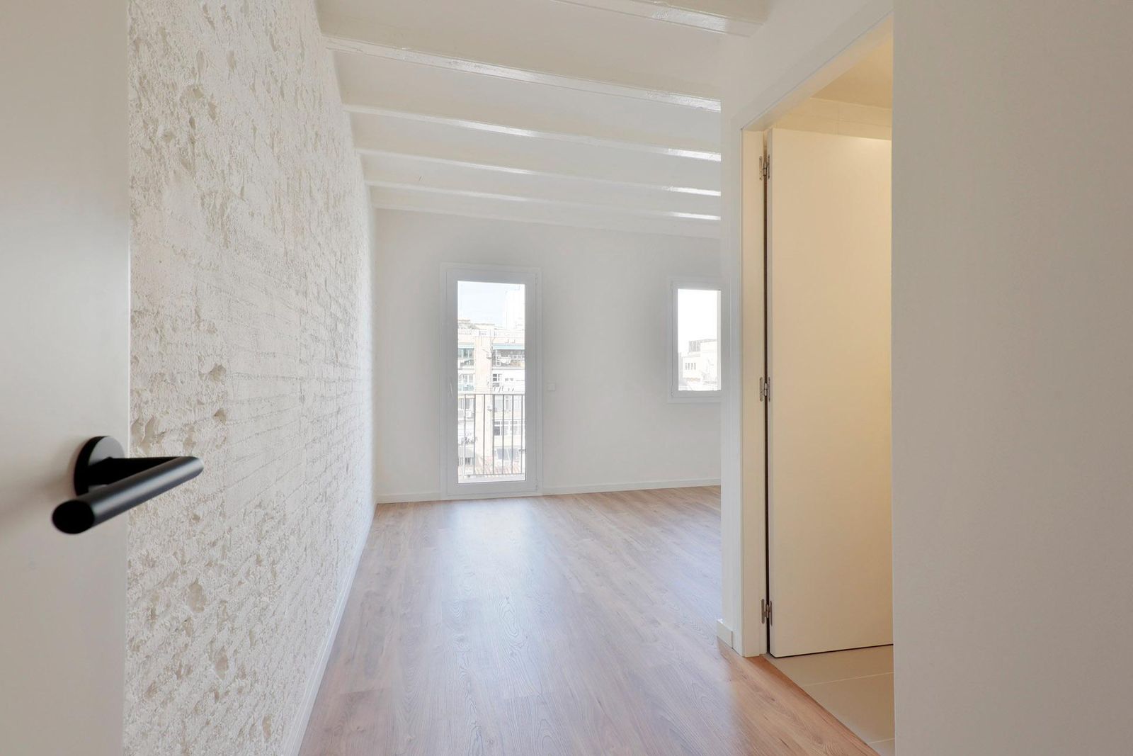 Piso de 2 dormitorios, 2 baños y 80m² en venta en Sant Antoni, Barcelona - foto 15 de 21