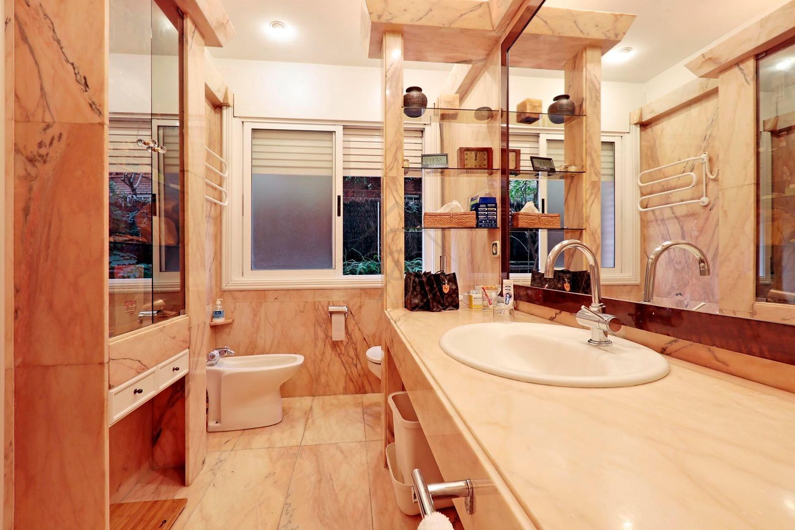 Apartamento de 3 dormitorios, 2 baños y 150m² en venta en Les Tres Torres, Barcelona - foto 34 de 57