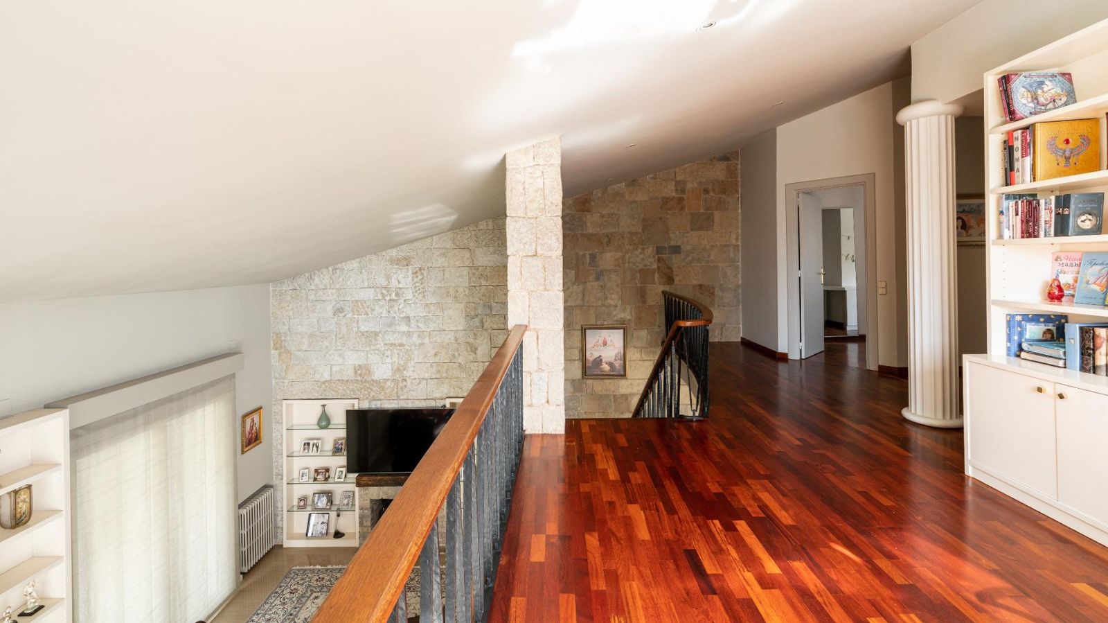 Casa de 4 dormitorios, 4 baños y 237m² en alquiler en Pedralbes, Barcelona - foto 19 de 82