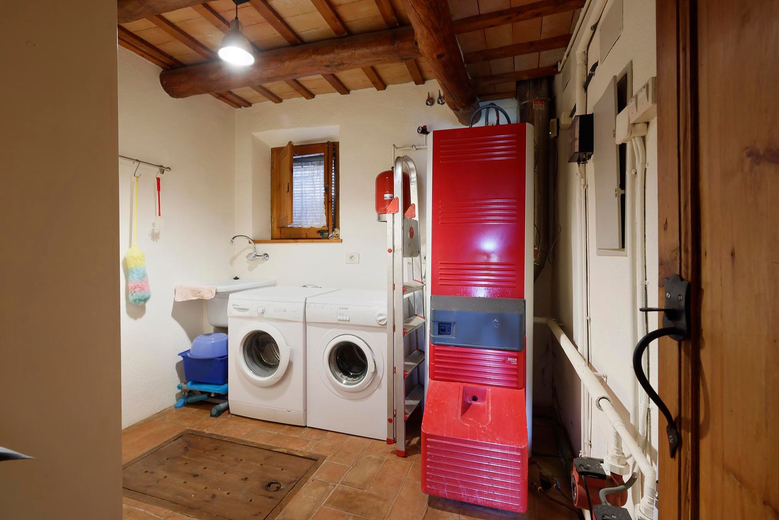 Propiedad de 3 dormitorios, 3 baños y 260m² en venta en Castell del Emporda, La Bisbal - foto 33 de 50
