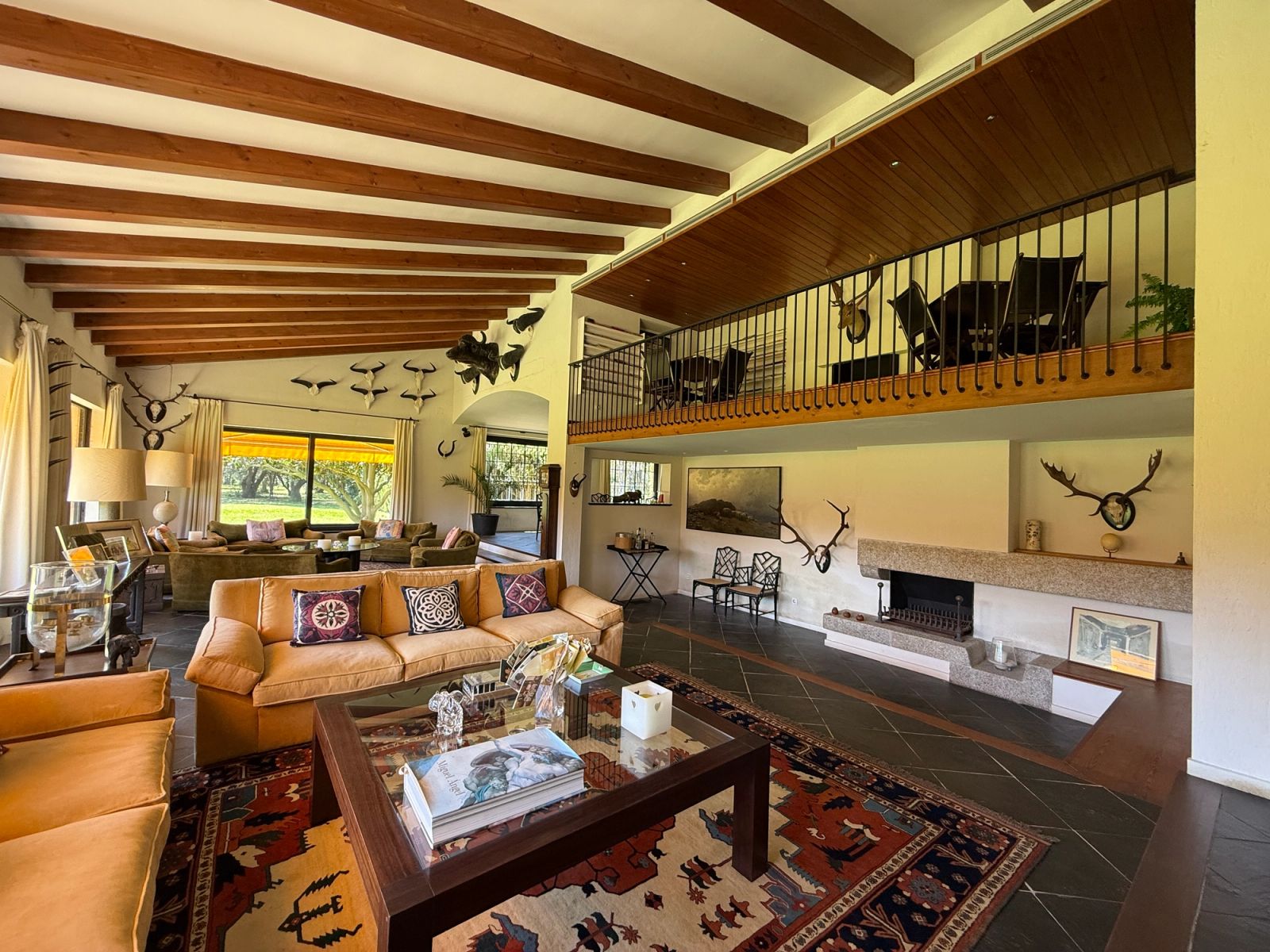 Villa de 6 dormitorios, 6 baños y 1613m² en venta en Mont-ras - foto 3 de 31