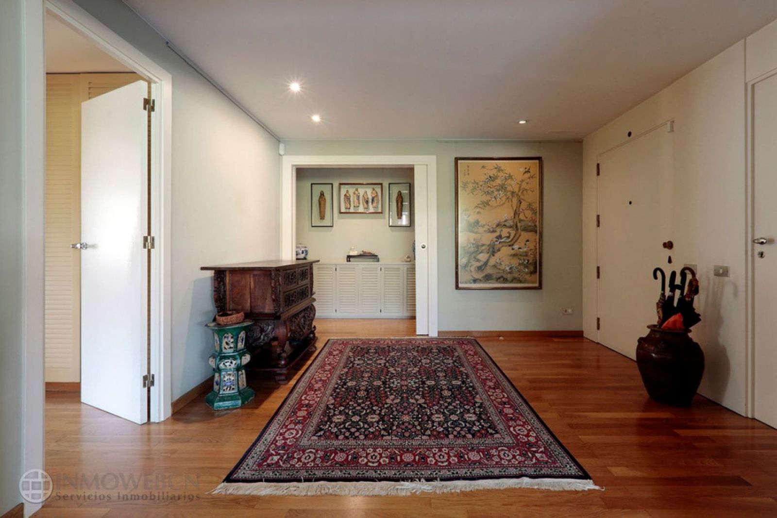 Apartamento de 3 dormitorios, 3 baños y 306m² en venta en Les Tres Torres, Barcelona - foto 3 de 30