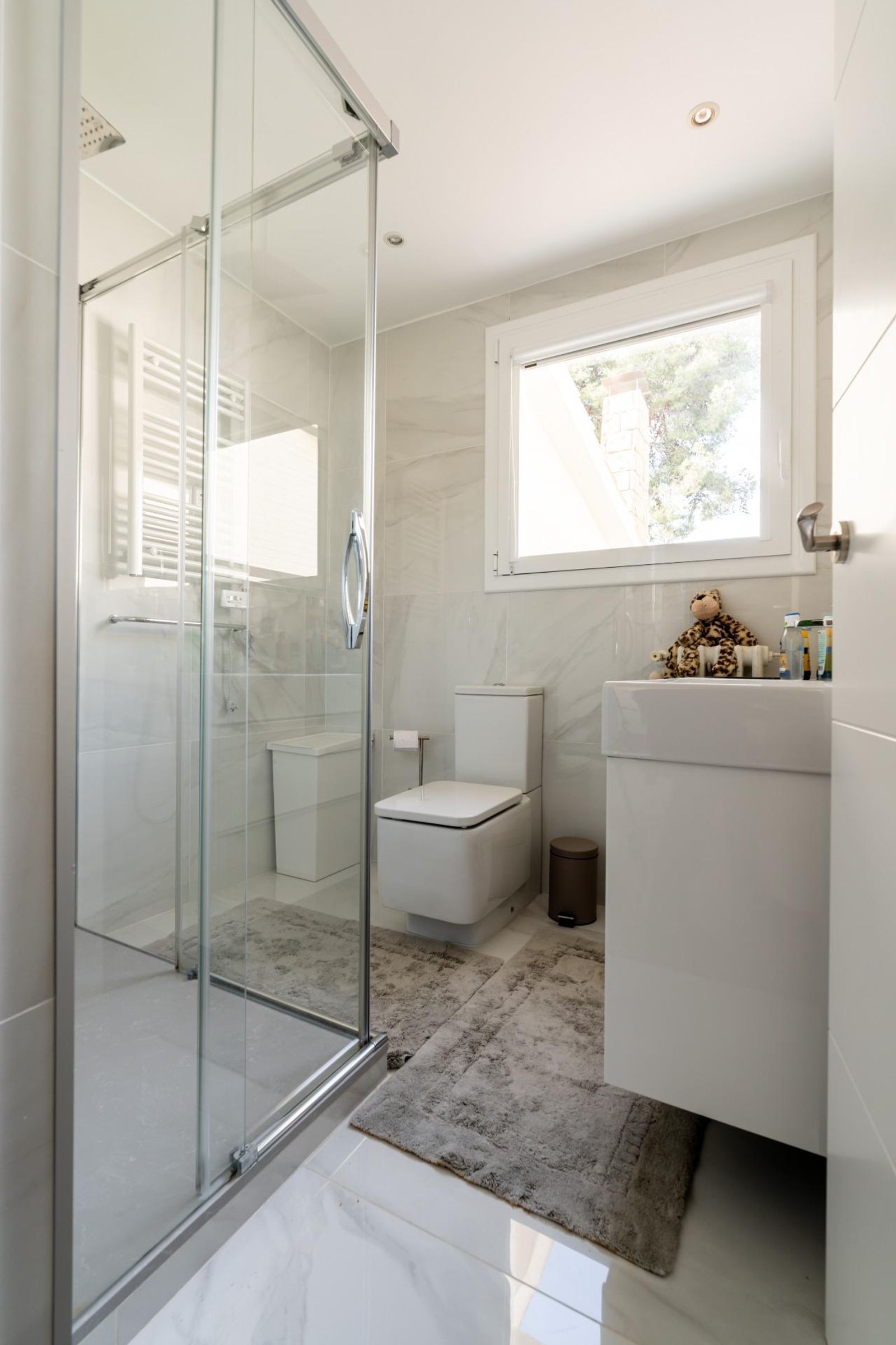 Casa de 4 dormitorios, 4 baños y 237m² en alquiler en Pedralbes, Barcelona - foto 12 de 82