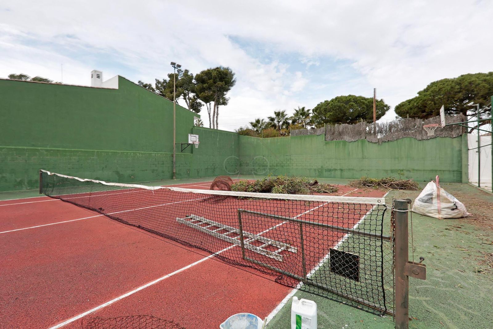 Casa de 6 dormitorios, 4 baños y 320m² en venta en Roda de Berà, Roda de Berà - foto 4 de 43